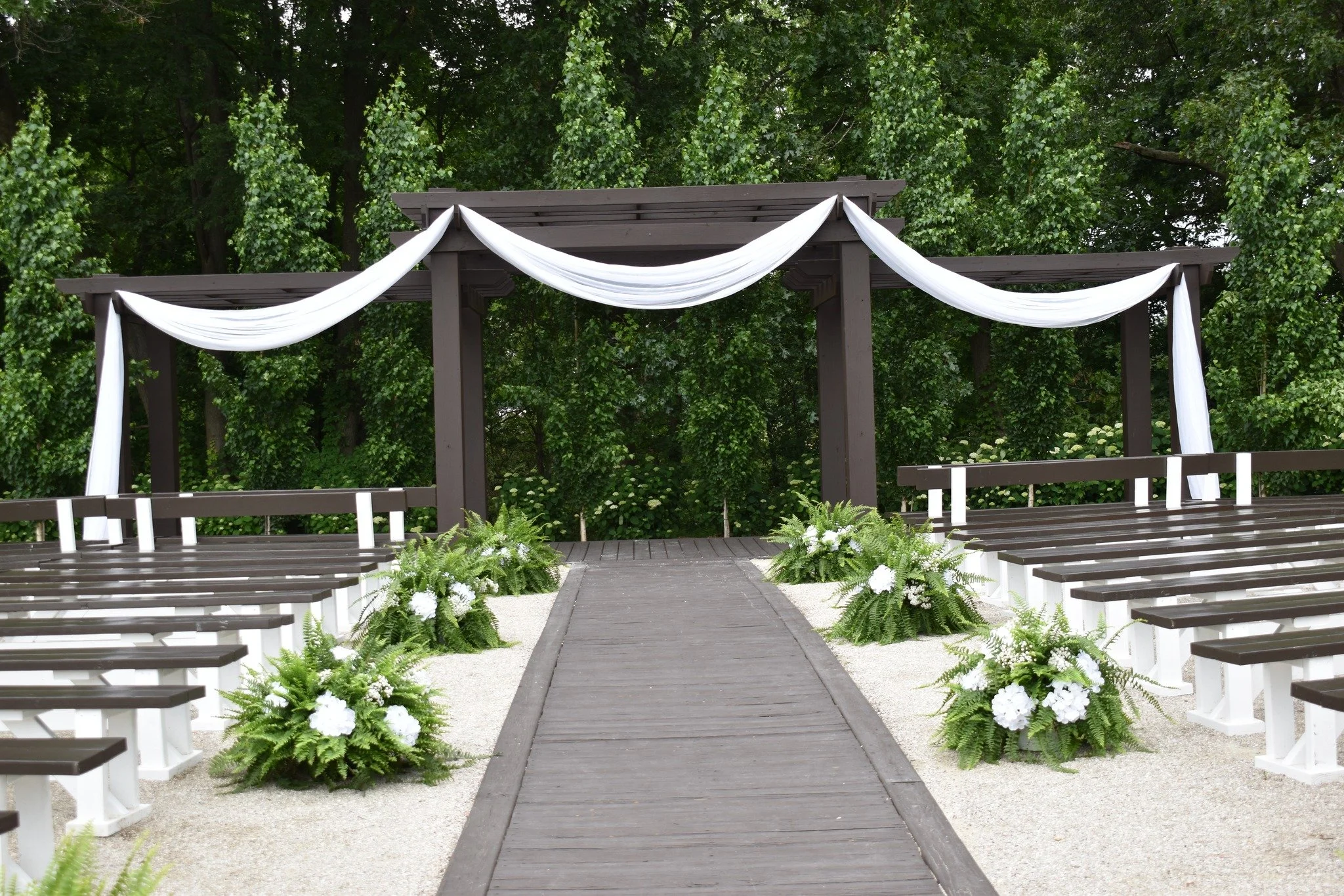 ✨ Imagine saying &ldquo;I do&rdquo; without strangers wandering through your photos.
Just trees. Space. Quiet. And everyone who matters. 🤍🌿

That&rsquo;s Twin Gables &mdash; a secluded, private Southwest Michigan venue drawing brides from Chicago, 