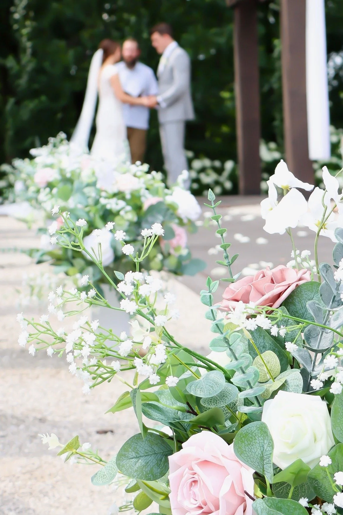 Hello Chicago + West Michigan couples ✨

From outdoor ceremonies to candle-lit receptions, every space here was designed to flow effortlessly from one moment to the next.

Save this post if you&rsquo;re venue shopping right now.

See dates, pricing, 