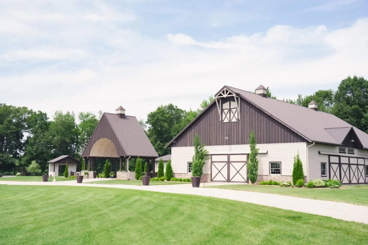 Hello Southwest Michigan couples 🤍

Wide open grounds, peaceful views, and space for your entire day to unfold naturally.

Tag the person you&rsquo;re planning forever with ✨

View pricing, available dates, and book a tour here: 👉 https://www.twing