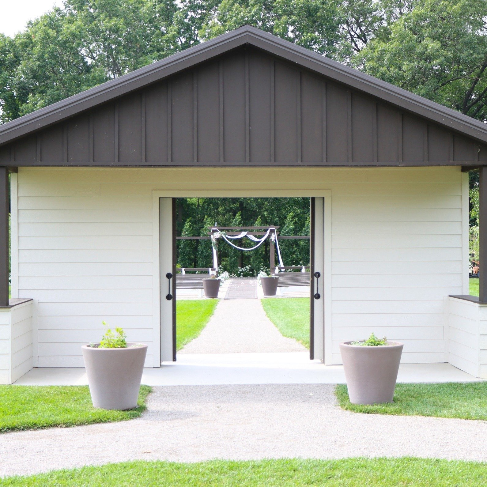 Southwest Michigan couples 🤍

There&rsquo;s a moment right before everything begins&hellip;

Standing at the start of the aisle, taking a breath, and seeing it all come together in front of you.

This space was designed for that moment.

A clear wal