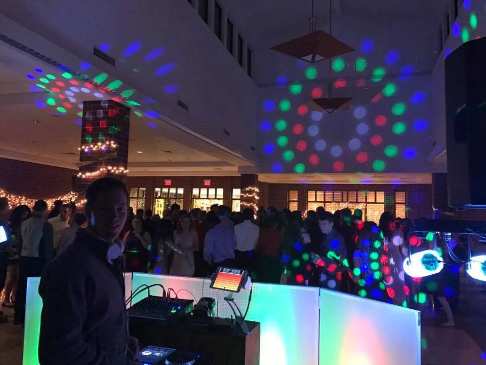 15390829_949537651846309_6379188010056375747_n.jpg