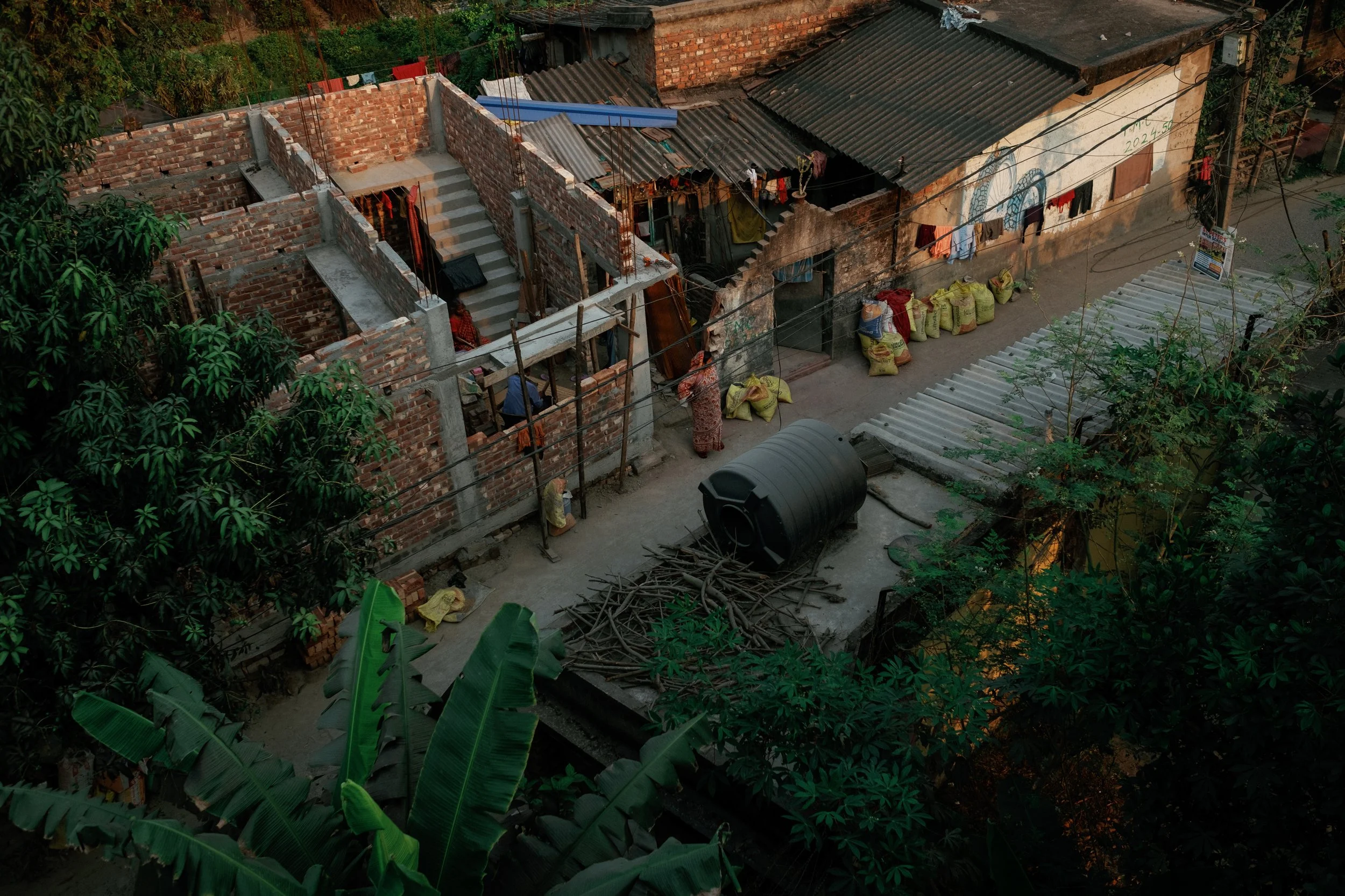 Residential neighborhood in Kolkata, India, where Friends of Mahima supports vulnerable children through education, counseling, and child protection programs.