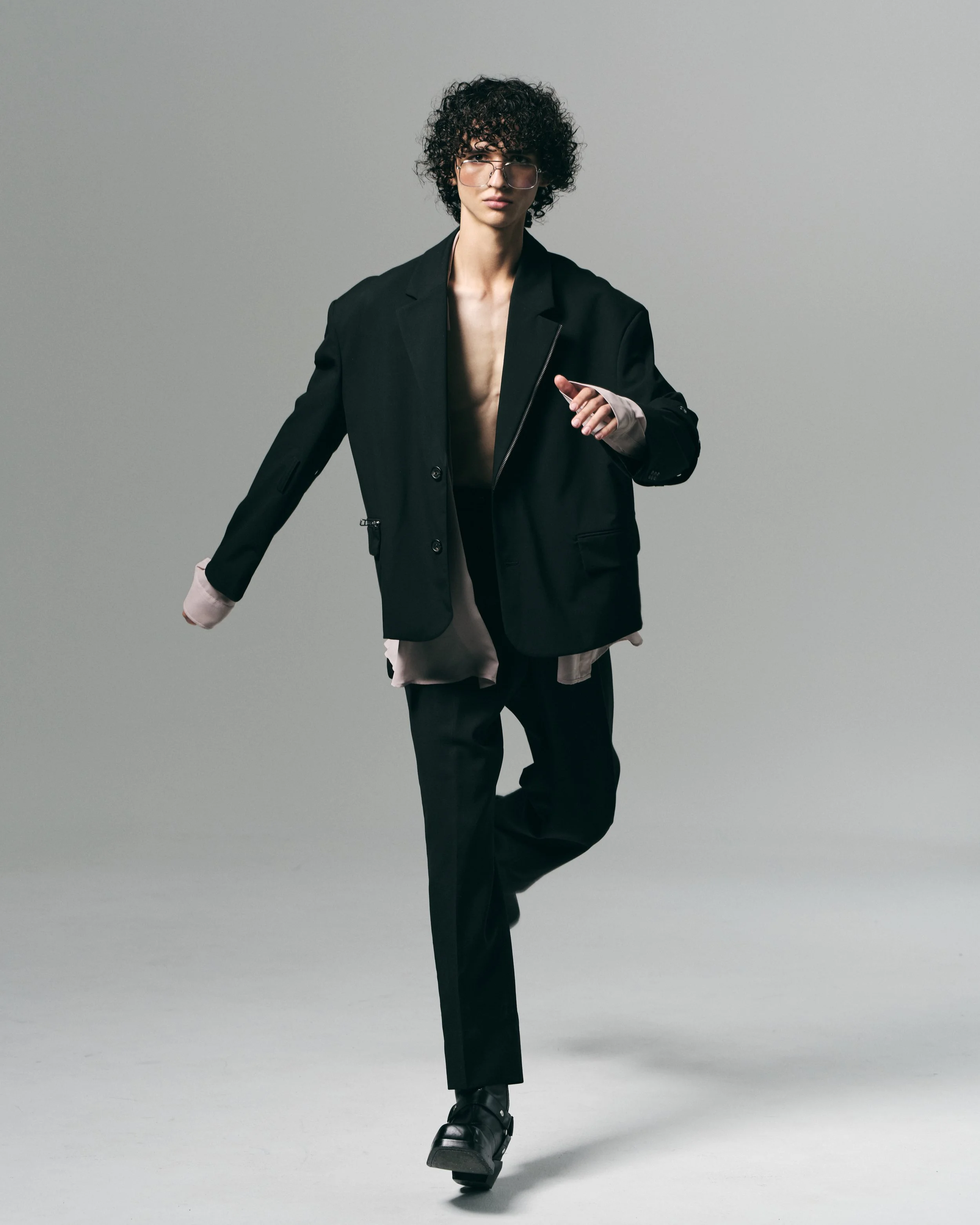STRAY MGMT LUCIUS BATHER30196.jpg
