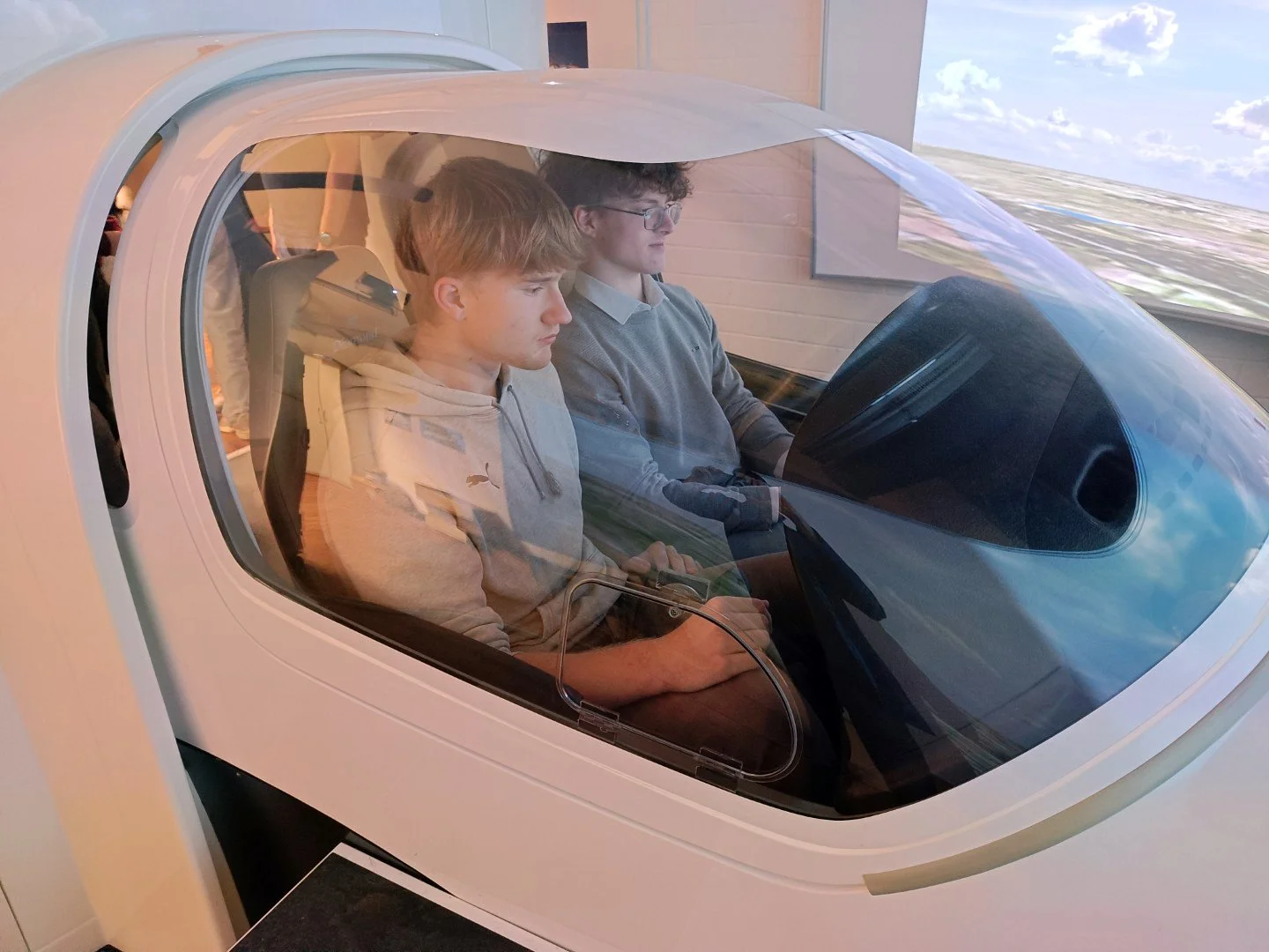 Besuch des Physik-Leistungsfaches am Lehrstuhl für Flugsystemdynamik der TUM