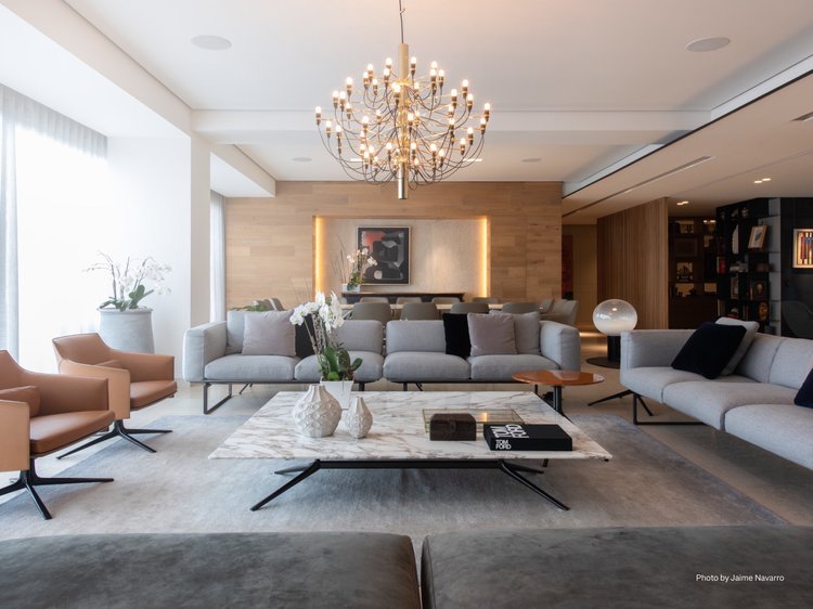 Living room with chandelier and drapes (Latin America Residence, Latin America): Lumaris linear accents, motorized drapes and HomeWorks QSX