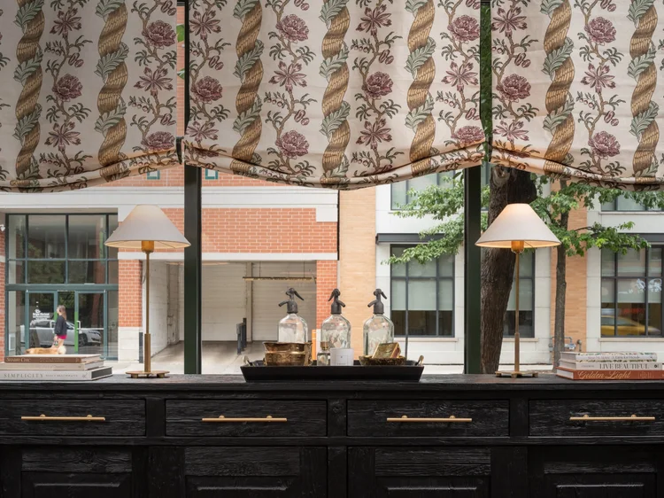 Interior with Roman shades and table lamps (Private Residence, Chicago, IL): Lutron QS Roman shades and HomeWorks QSX lighting
