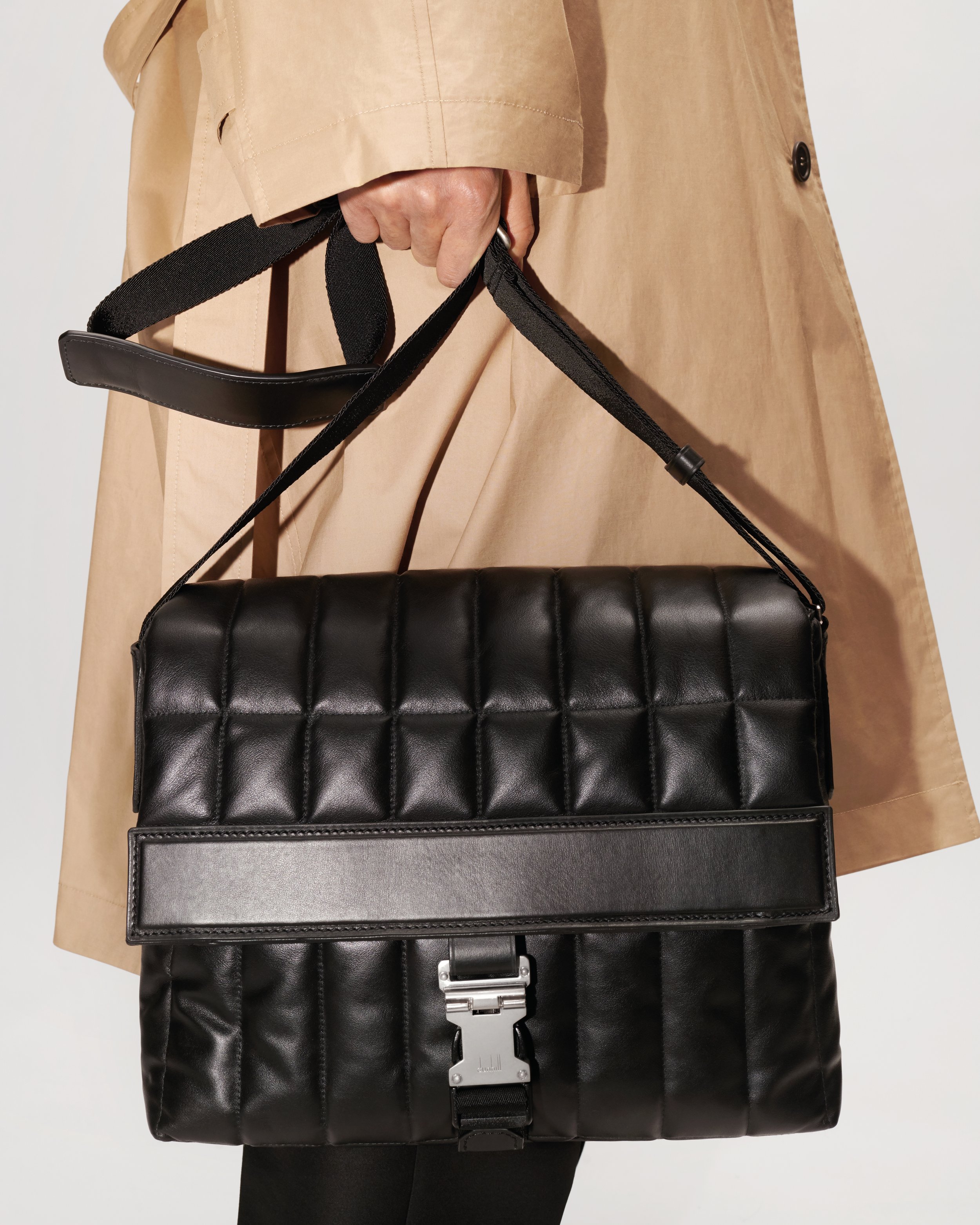 DUNHILL_AW22_B-ROLL_LOOK_03_4-5_21.jpg