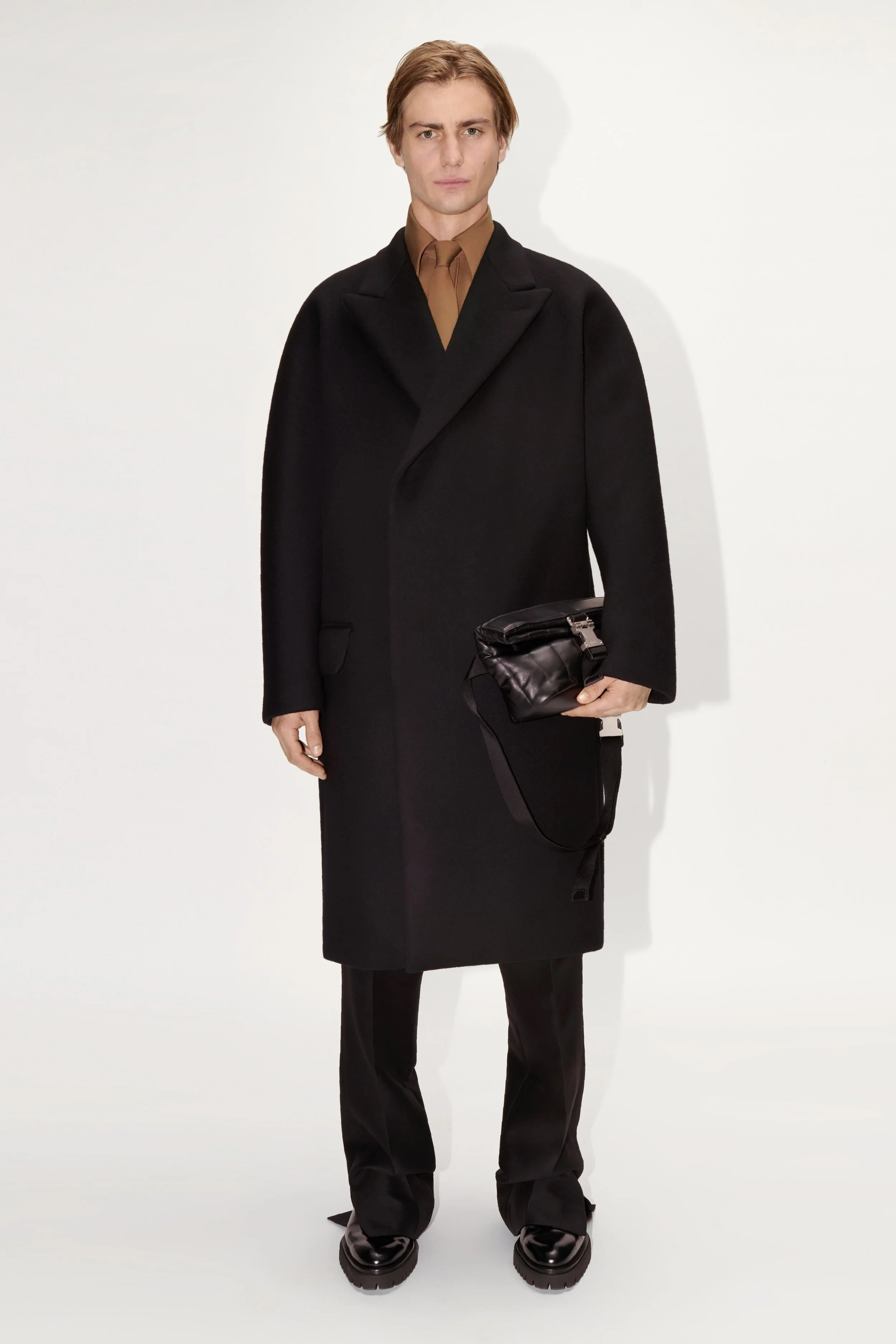 DUNHILL_AW22_LOOK5_2732x4098px.jpg
