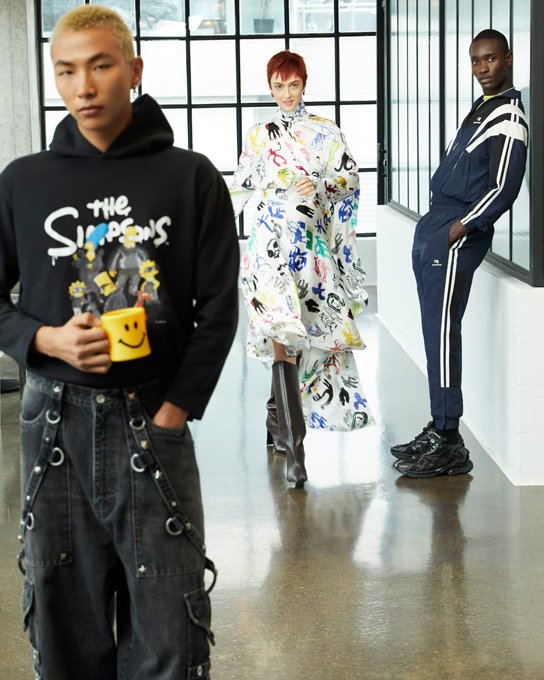 FINAL_W22_UY_Balenciaga_01826_V2.jpg