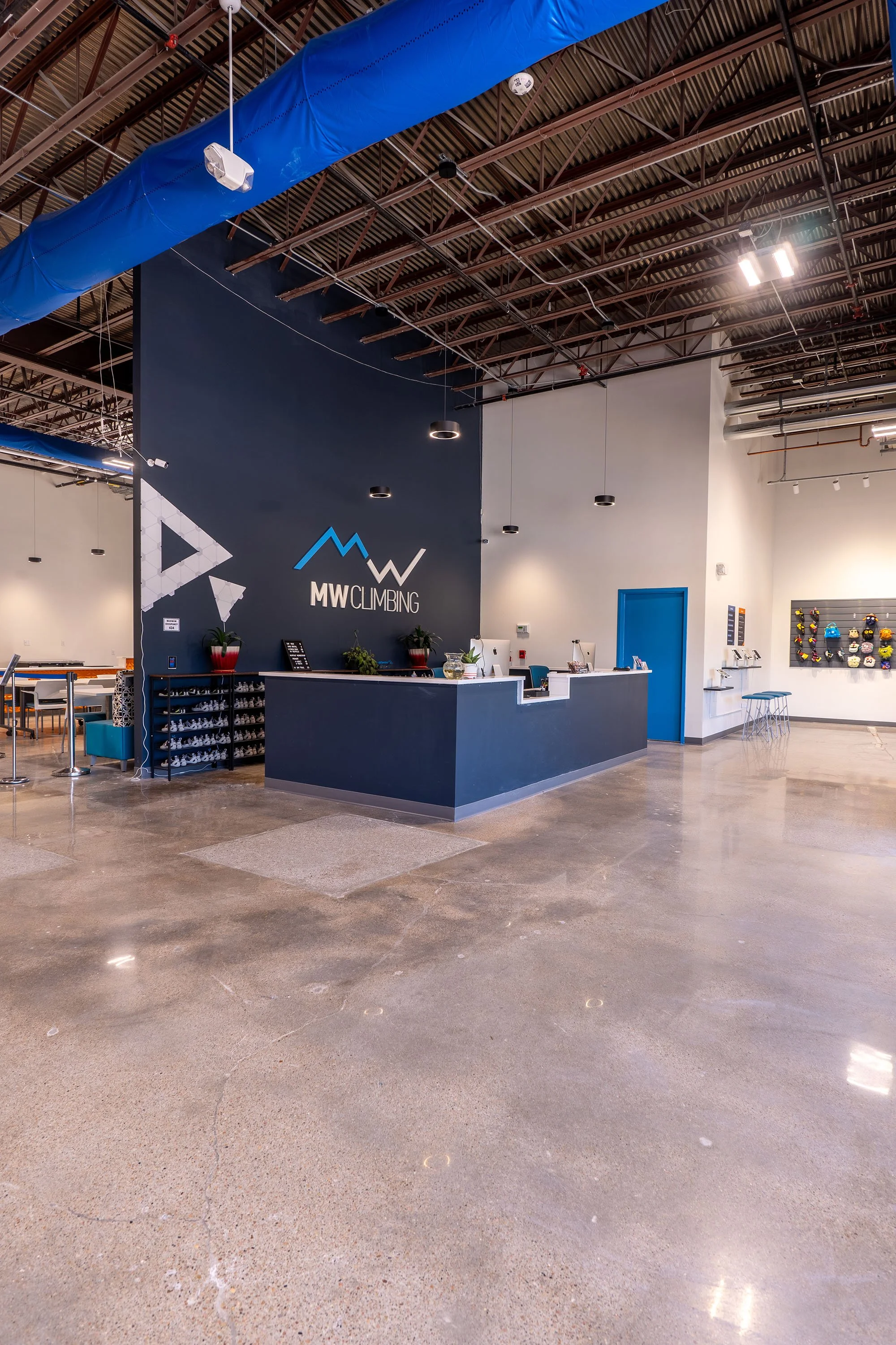 Interior-Front Desk-3.jpg