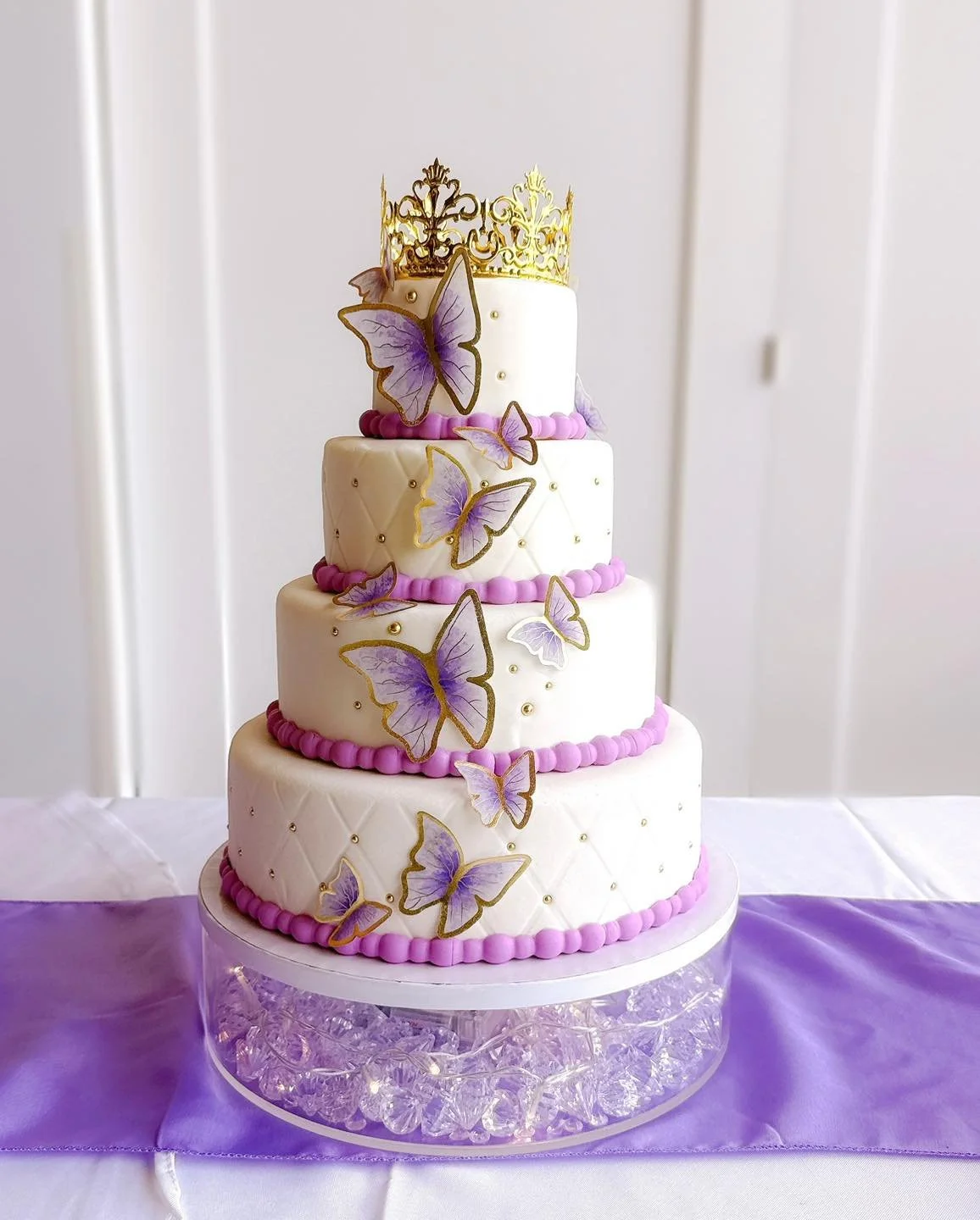 πβ¨ π¦A Quinceañera fit for a princess! π¦β¨π
A couple of weeks ago, we had the joy of creating a stunning cake and matching cupcakes in dreamy purples with delicate butterflies π¦β¨. Such a beautiful way to celebrate this special milestone!