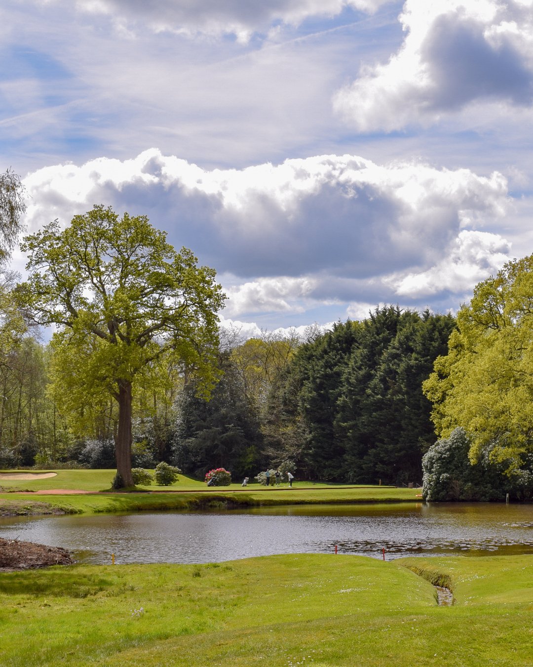 What a day! It was great to be back at @worplesdongolfclub &mdash; our 2024 Overall Course of the Year. Bringing together a collection of esteemed guests, we celebrated the excellence of the course with a special ceremony to present the trophy.⁠
⁠
Ha
