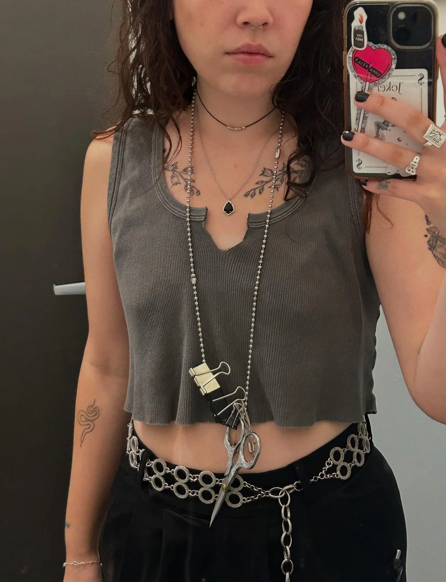 MY BOOKS ARE OPEN FOR STYLIST ASSISTING AND COSTUMER WORK IN/AROUND THE PORTLAND AREA!!

i have nearly two years of experience under my belt, bouncing between commercial and tv/film productions! AND many many references in the local industry!