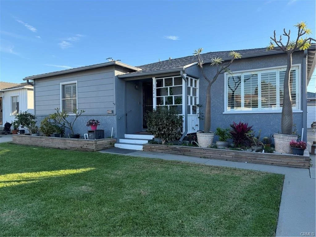 3244 Centralia, Lakewood 90712