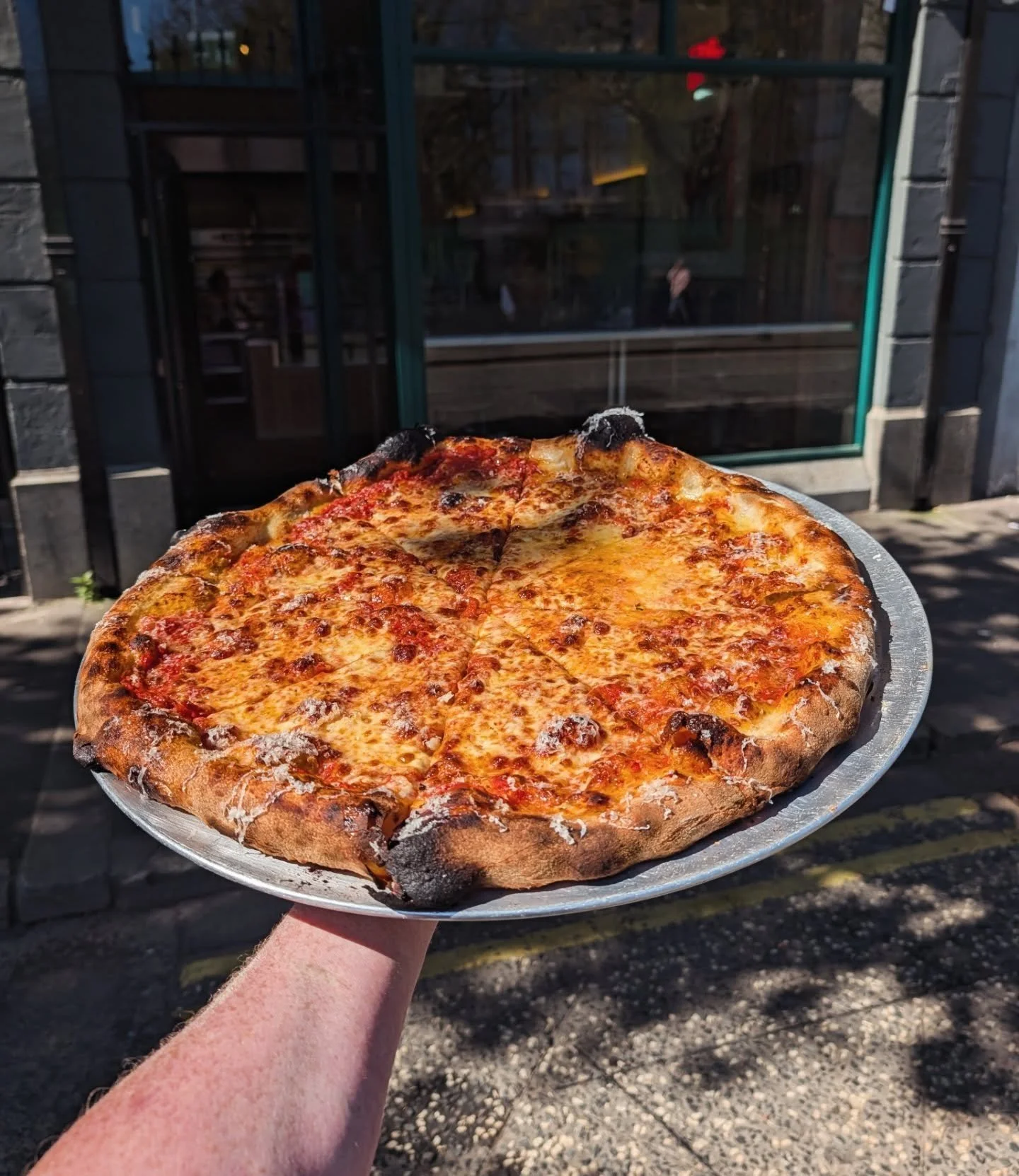 We opened 11.08am today, all the doughs were nuts - nice and proofy just how I like it... aiming to shave those 8 minutes off for Thursday. It was a nice warm up from 11-12, then very busy 12-2.30. But I got quite a few DMs saying the service was ver