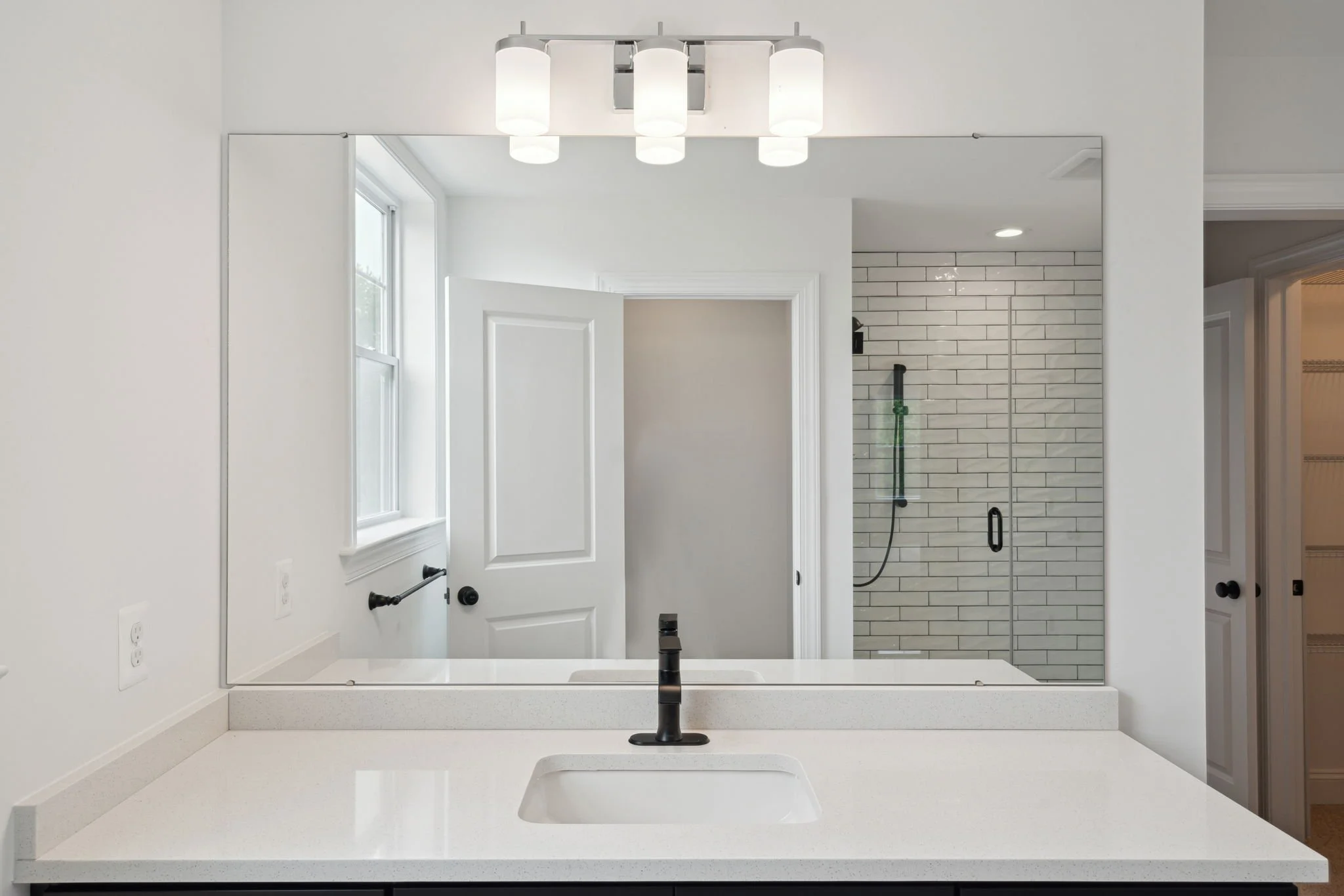 64-web-or-mls-2711-woodland-ave.jpg