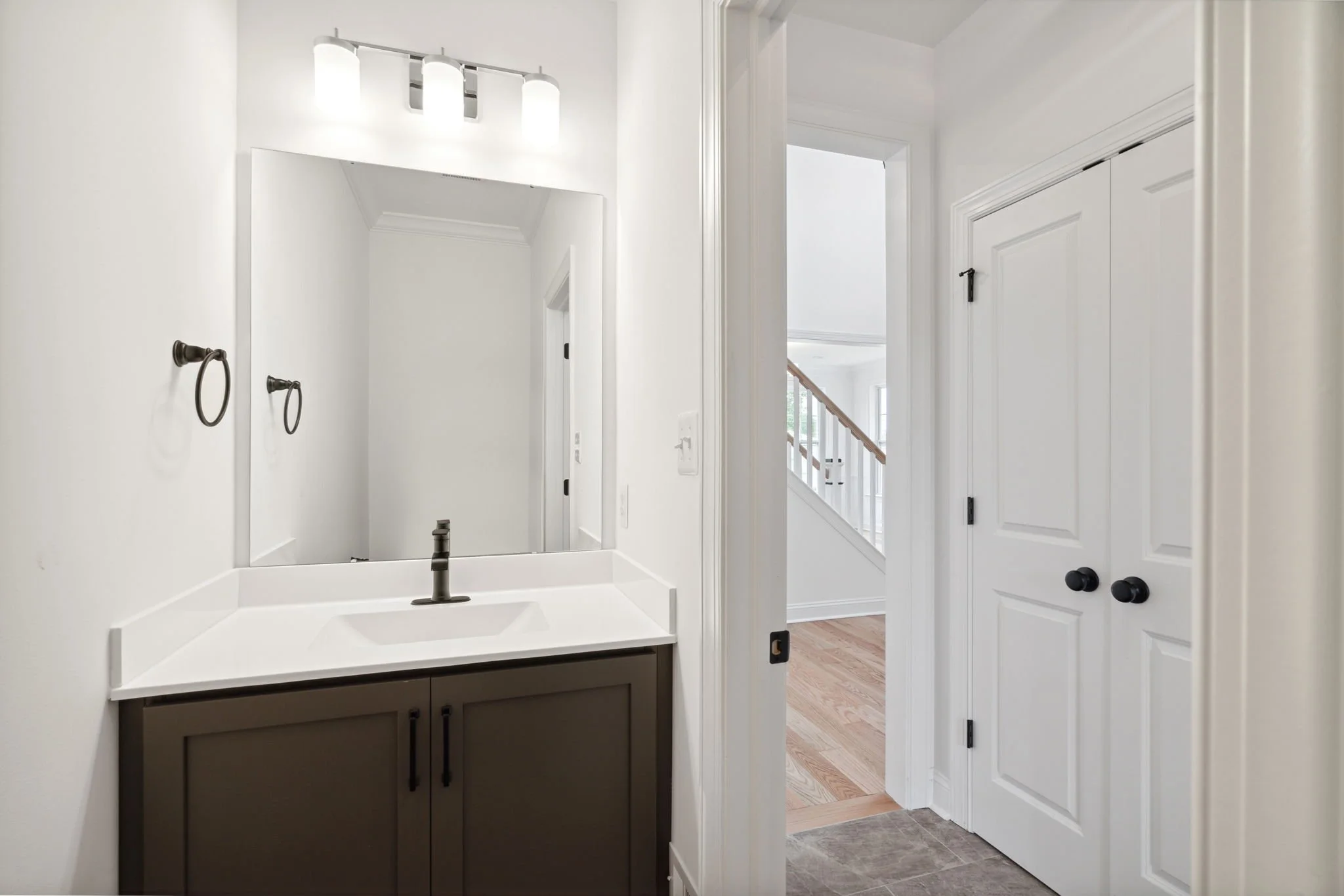 6-web-or-mls-2711-woodland-ave.jpg