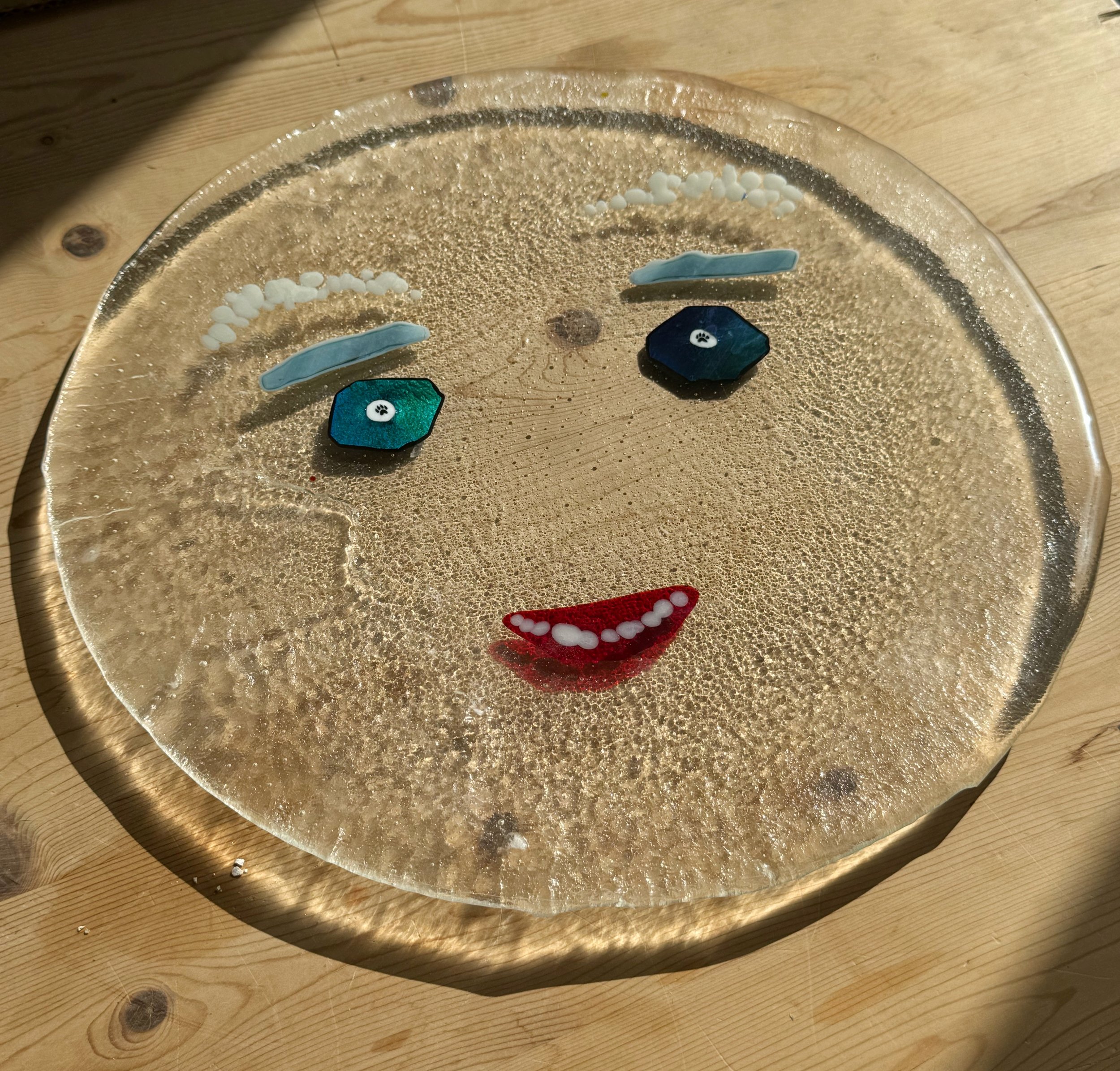 Facey Plate- Sweetie, 2026/ Fused Glass / 12 ½ inches