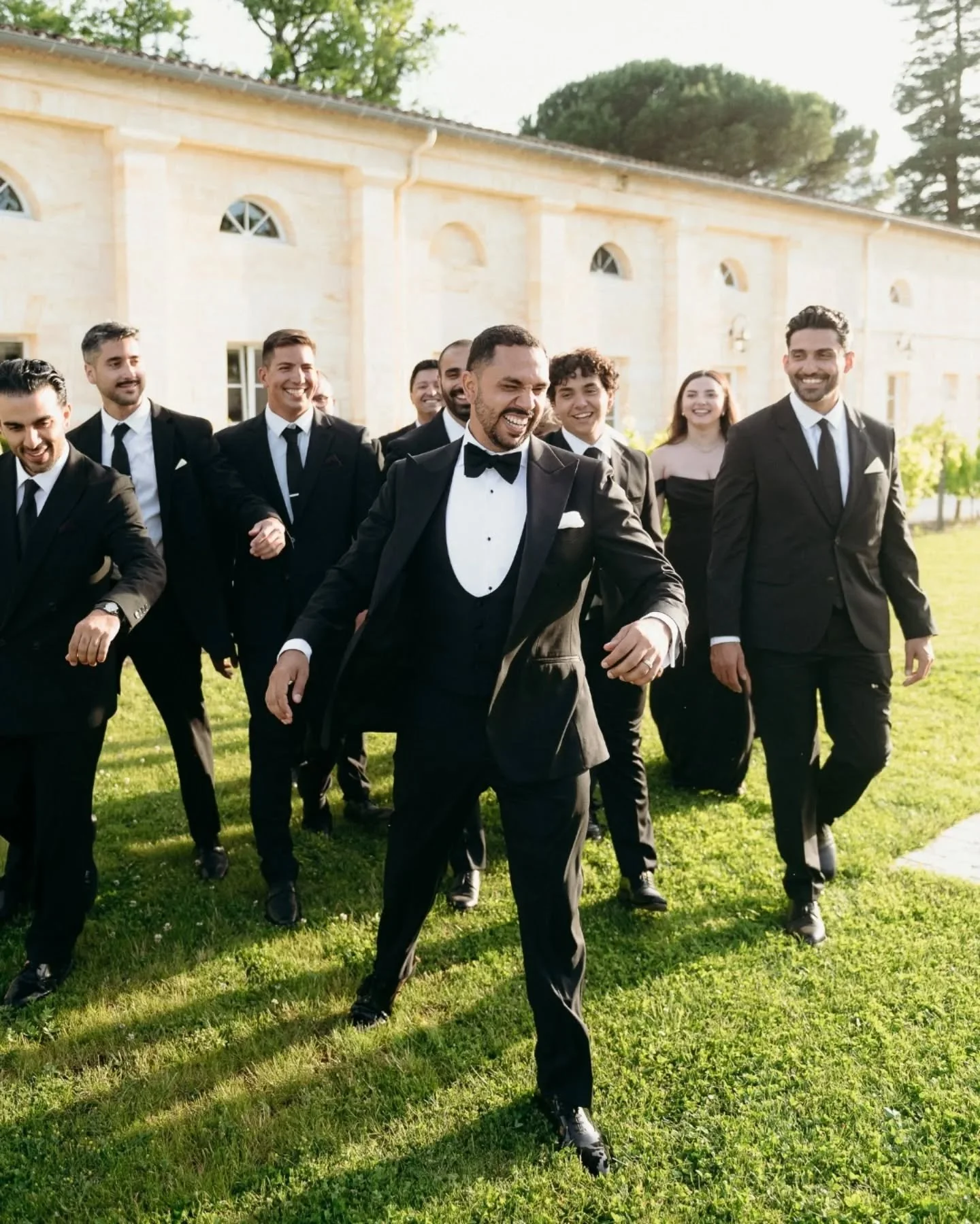 A bit more of this elegant &amp; joyful wedding at @chateaugassies , isn't everything perfect ? The tones, the light, the greens &amp; the smiles ? Have I mentionned the champagne ? 🥂
-
Planning @charlottepoesieweddings
Venue @chateaugassies
Photogr