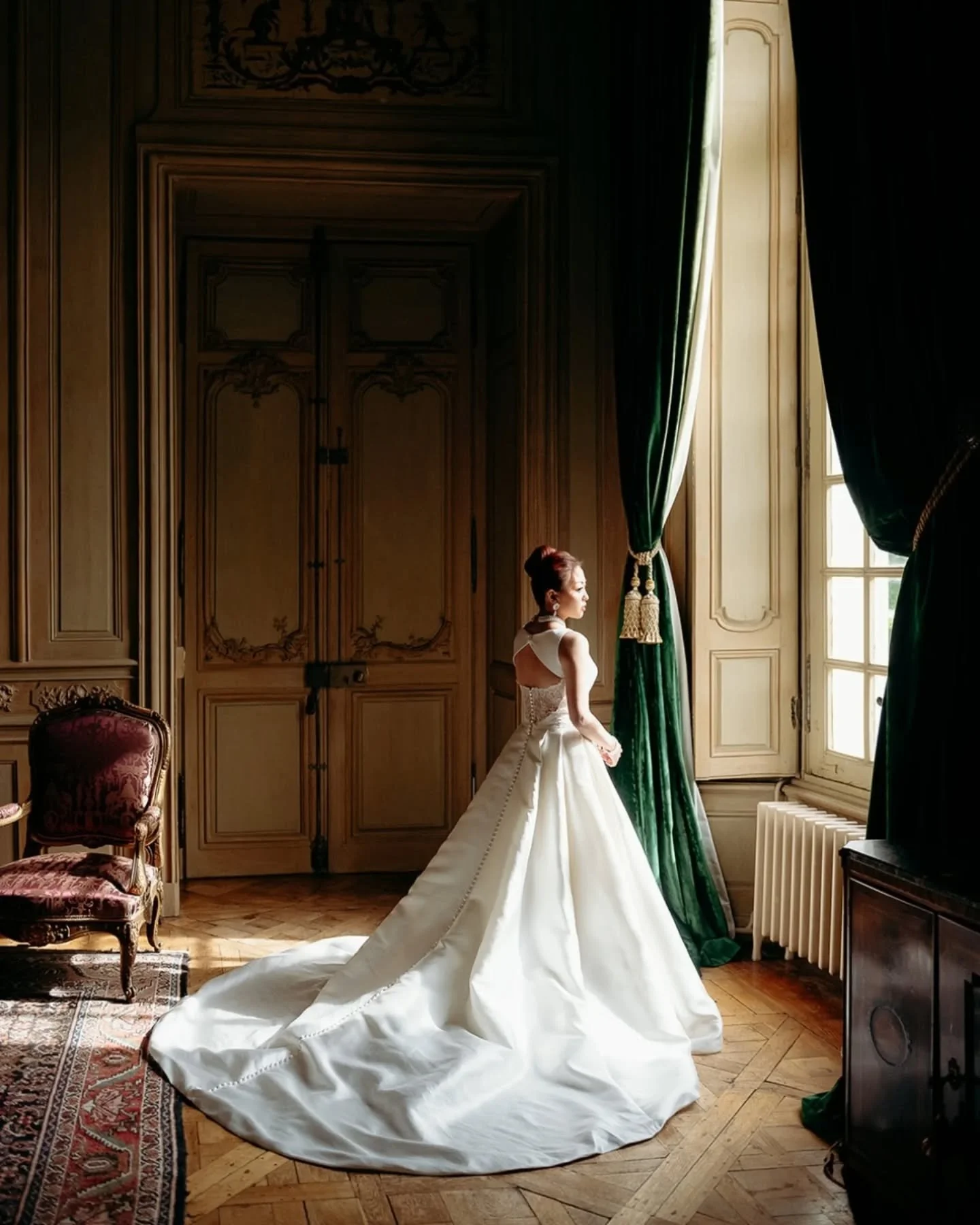 Coming along the youtube backstage video from this real wedding at @chateaudugrandluce I wanted to share a few frames from this marge gallery created back in October. A &amp; S were kind enough not only to trust me with their wedding images, but also