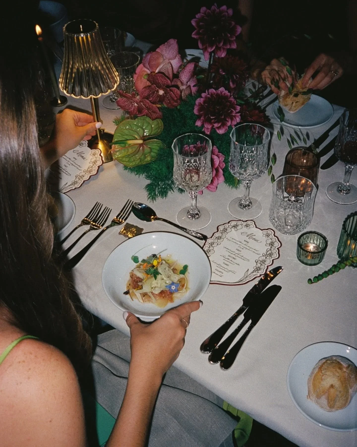 Nightime tablescape, dinner atmosphere, laughters &amp; good food, moments of shared connection, embracing the twilight and shifting energies from the cocktail hour to the reception conversations, I love everything about those frames 🥂
-
Planner &am