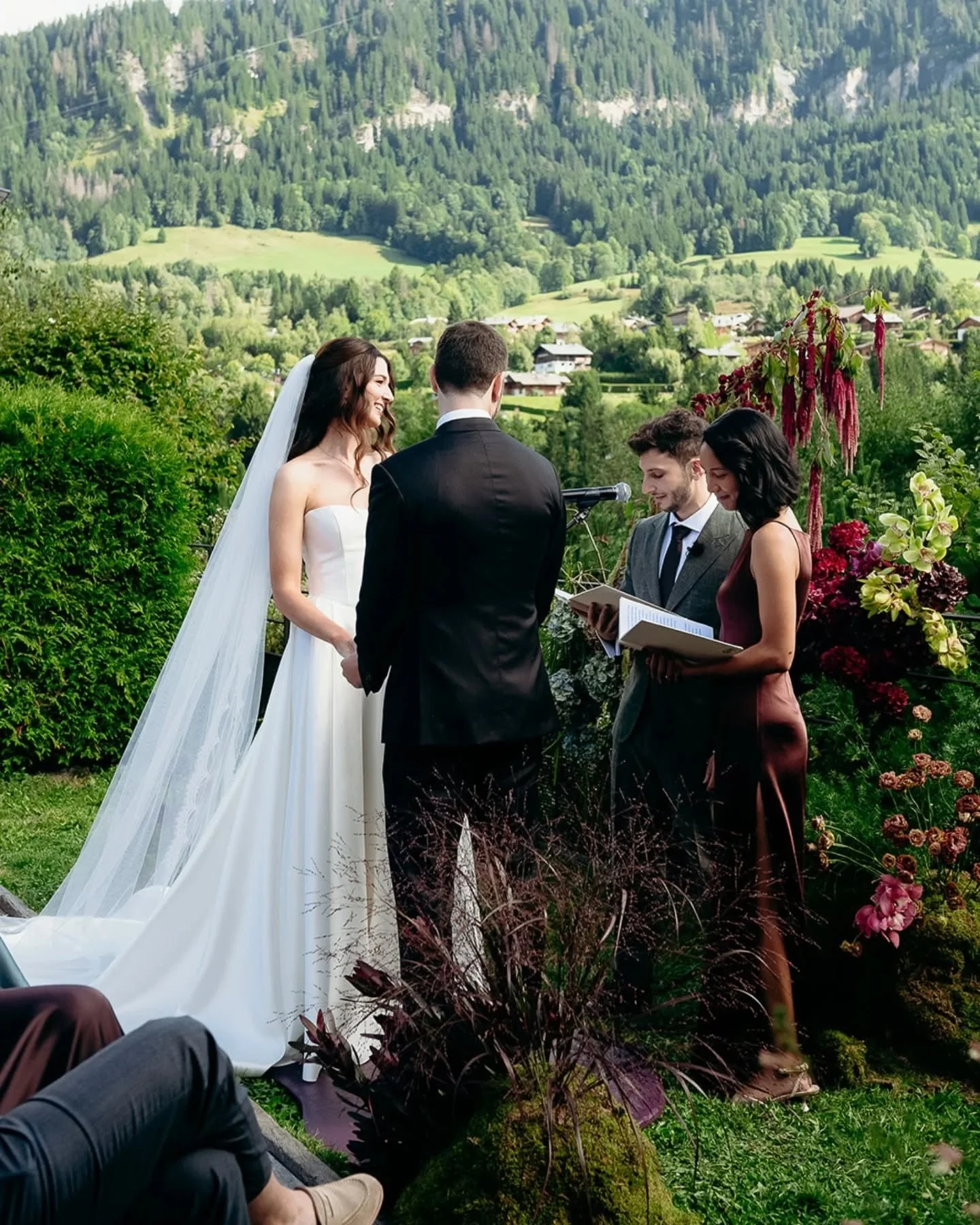 This day in the French Alps was nothing short but pure bliss. The views, the colors, the people, the energies, the looks, everything was reunited to create beautiful authentic imagery about the love story of those two ❤️
-
Planner &amp; Designer @pru