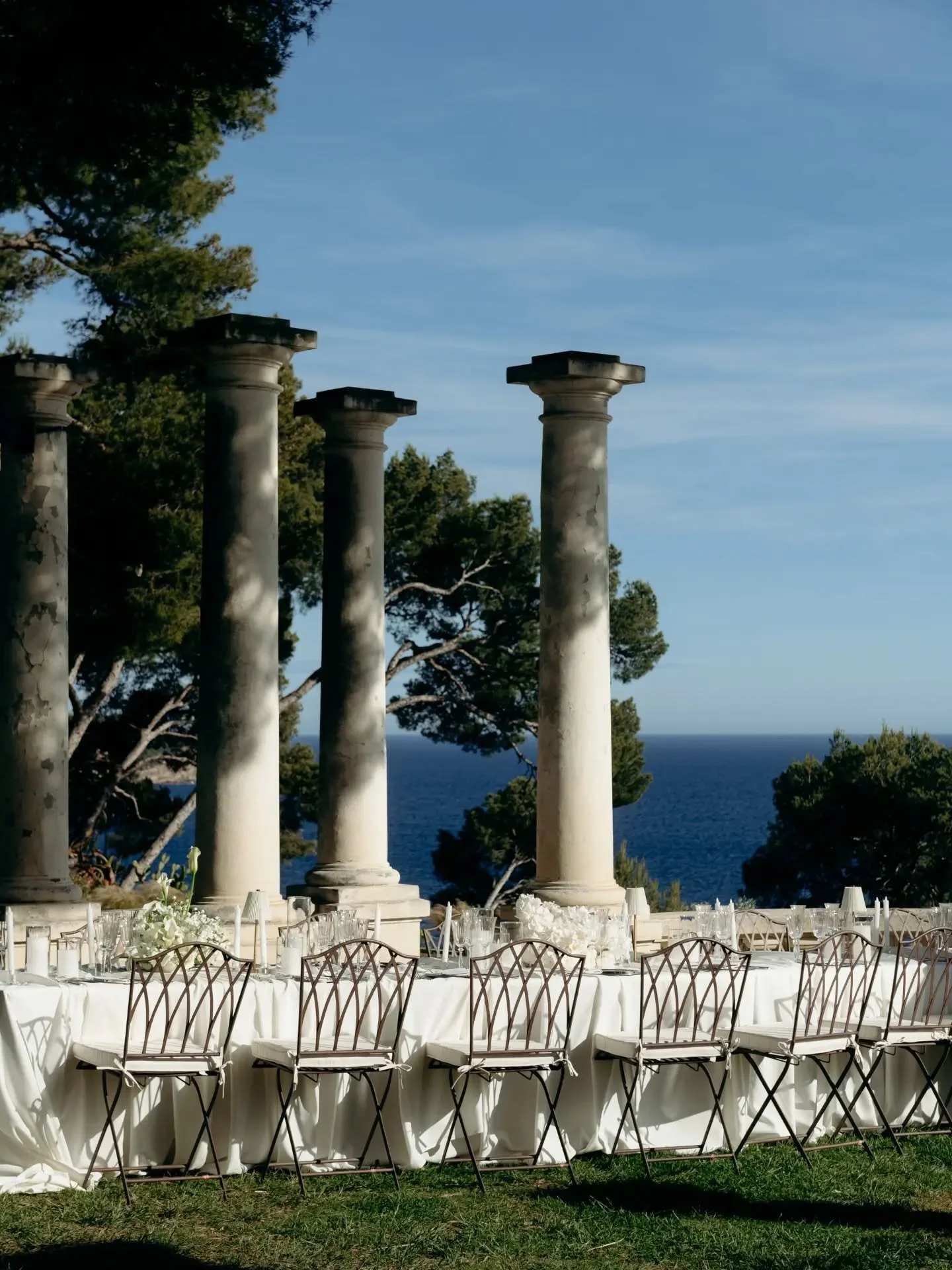 M &amp; F came all the way from London for this one, an intimate day at Domaine Rocabella, a pine grove tucked right above the Mediterranean in Le Pradet, on the French Riviera. And what I loved here is how much was said with almost no colour at all 