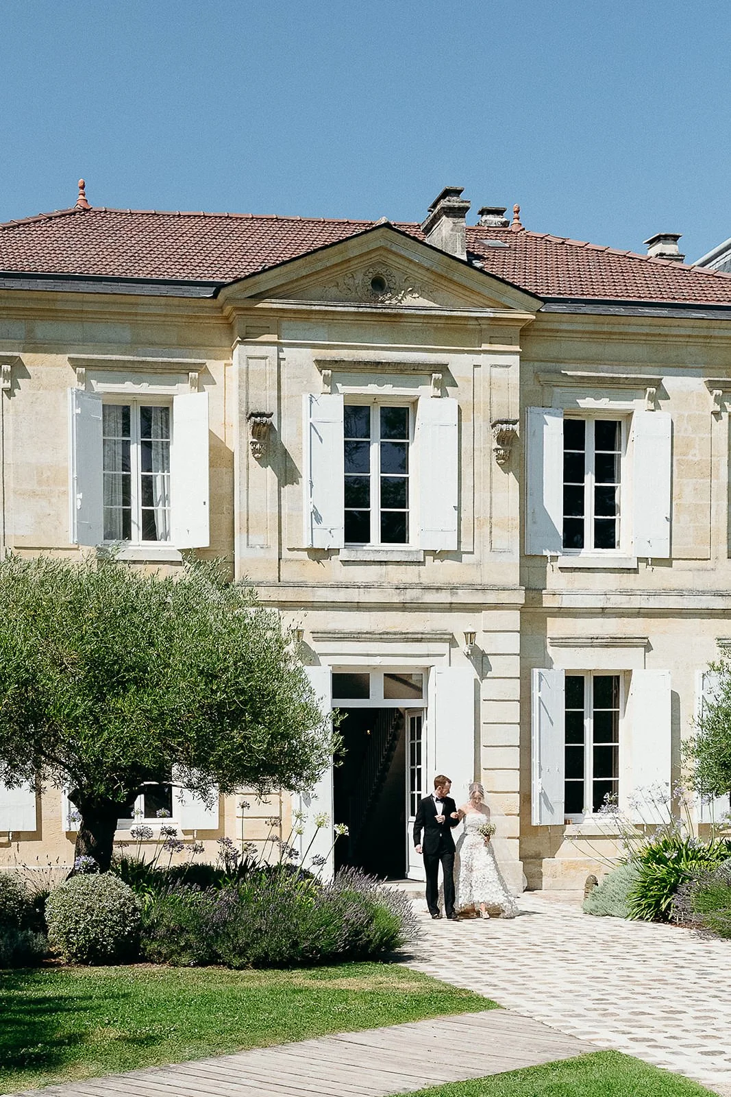 luxury-destination-wedding-chateau-garde-bordeaux-france_cleyaasulon-7305.jpg