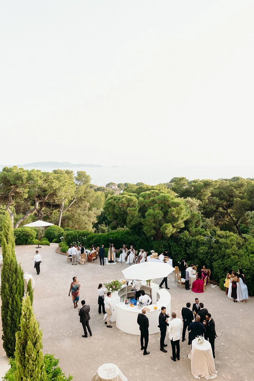luxury-editorial-destination-wedding-photographer-castel-bay-hyeres-south-france_cleyaasulon-6118.jpg
