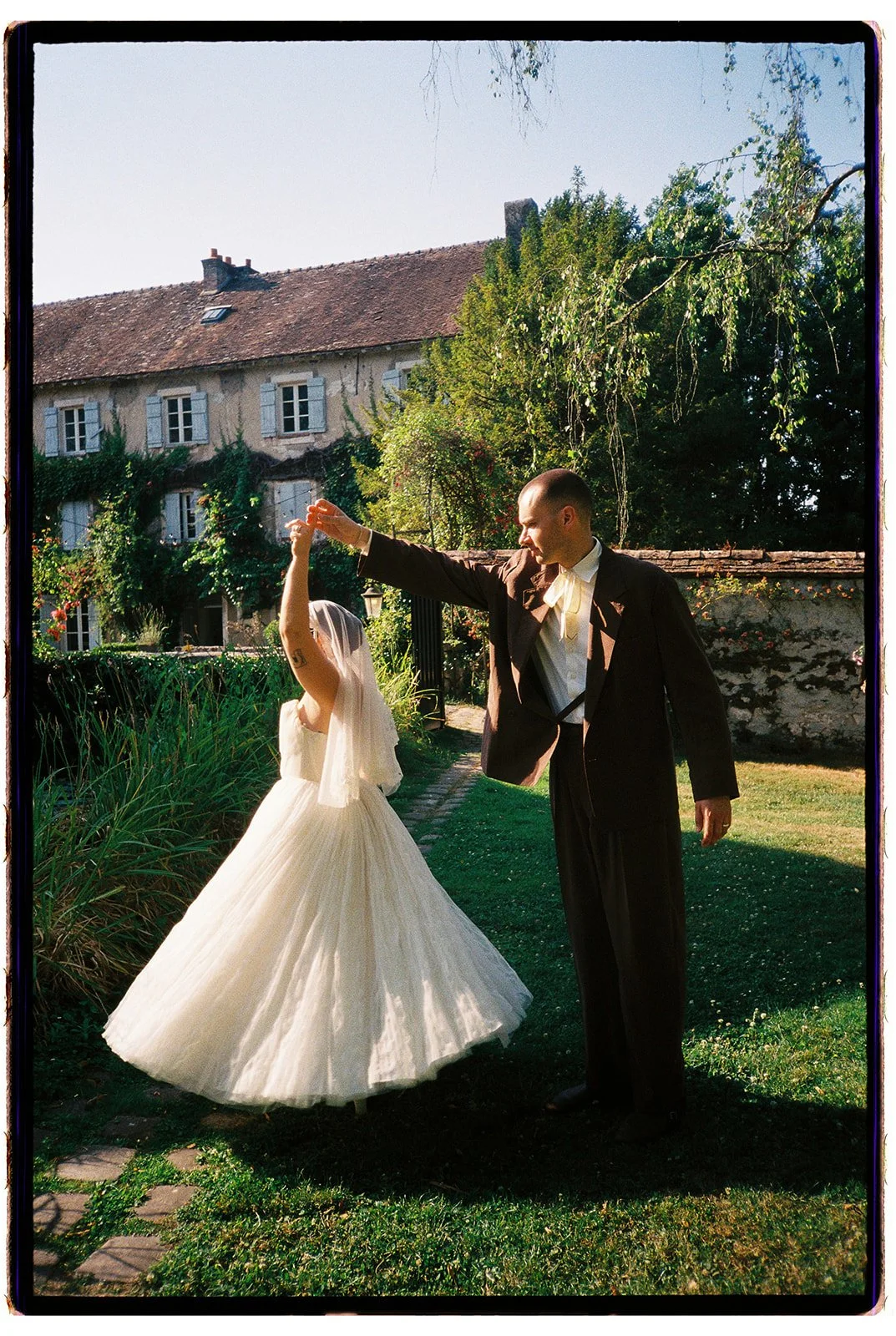 moulin-launoy-wedding-destination-photographer_cleyaasulon_000007_1.jpg