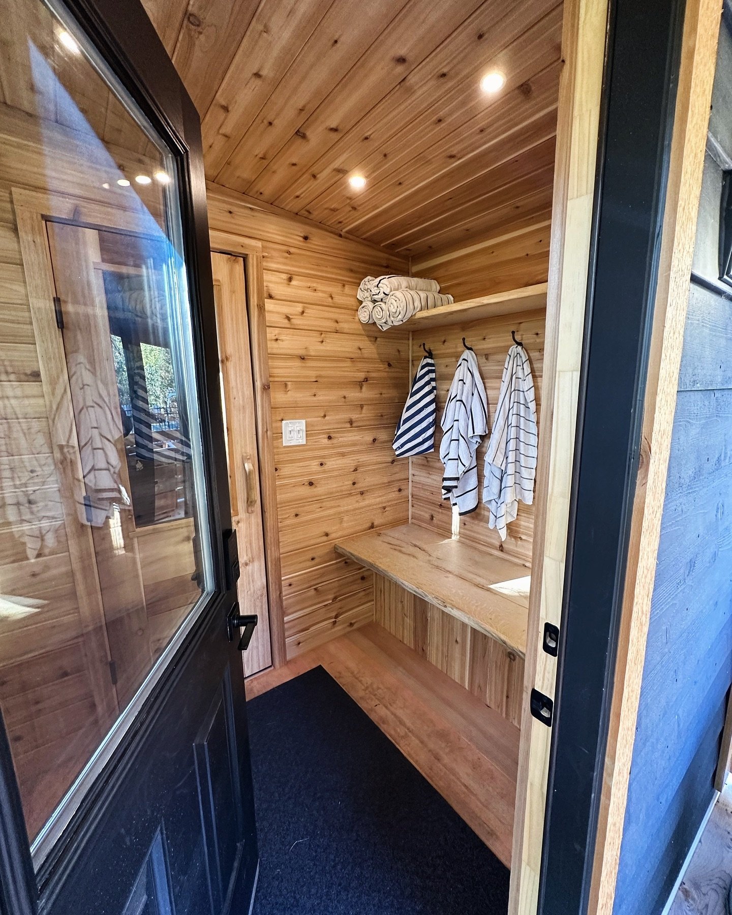 OUR VESTUBULE - 

Not only is this space great for storing your belongings/changing before &amp; after your sauna, the room also helps to conserve heat for a longer lasting, hotter sauna session 🙌🏼

#sauna #minnesota #mobilesauna #sweatitout #detox