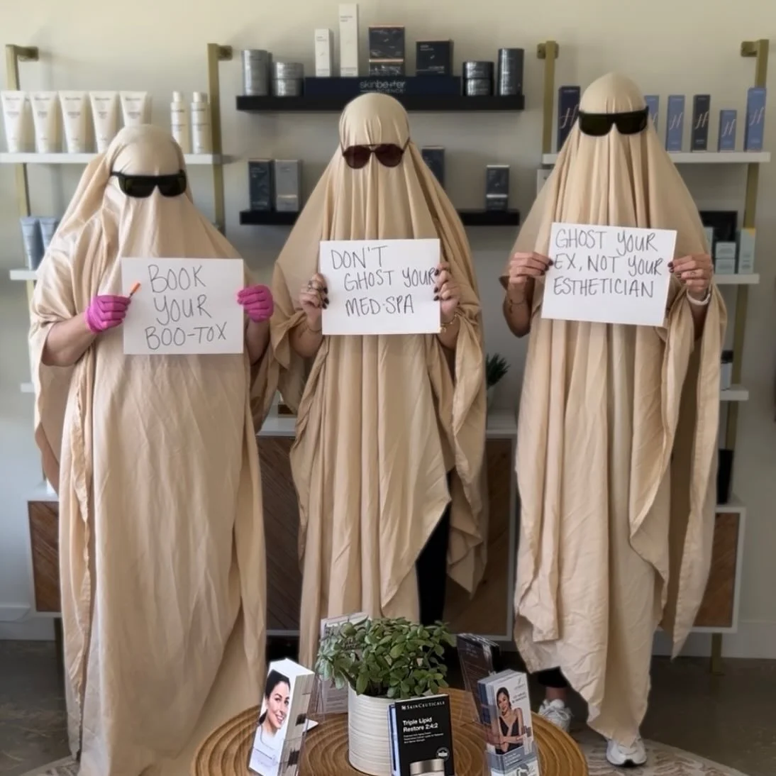 Friendly reminder: ghost your ex, not your esthetician 👻 Book your appointments, keep glowing, and don&rsquo;t miss your BOO-tox! 💉💋