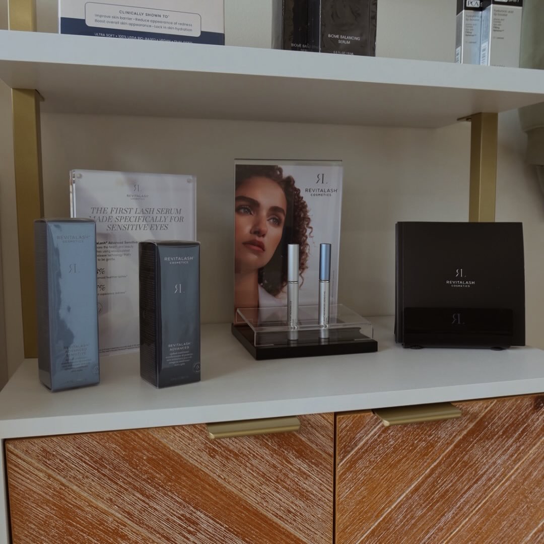 If you haven&rsquo;t tried RevitaLash yet&hellip; get ready for longer, fuller lashes 👀

Consistent use = visible growth, less breakage, healthier lashes.

This is your sign to start.
Available in-spa 🤍