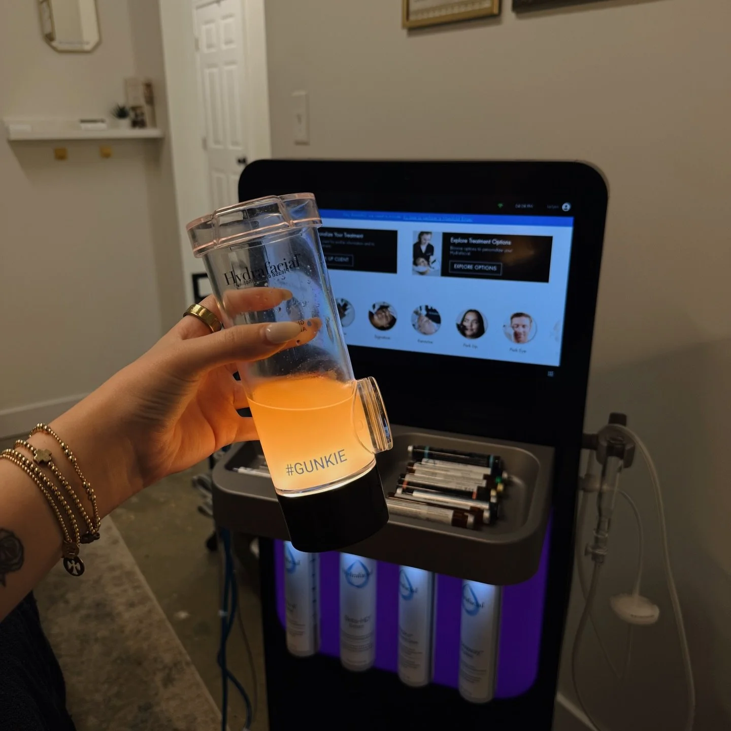 Spring always feels like a fresh start &mdash; and your skin should feel the same way ✨
After months of cold weather buildup, dryness, and dullness, HydraFacial is the perfect way to bring your skin back to life.

With deep cleansing, gentle exfoliat