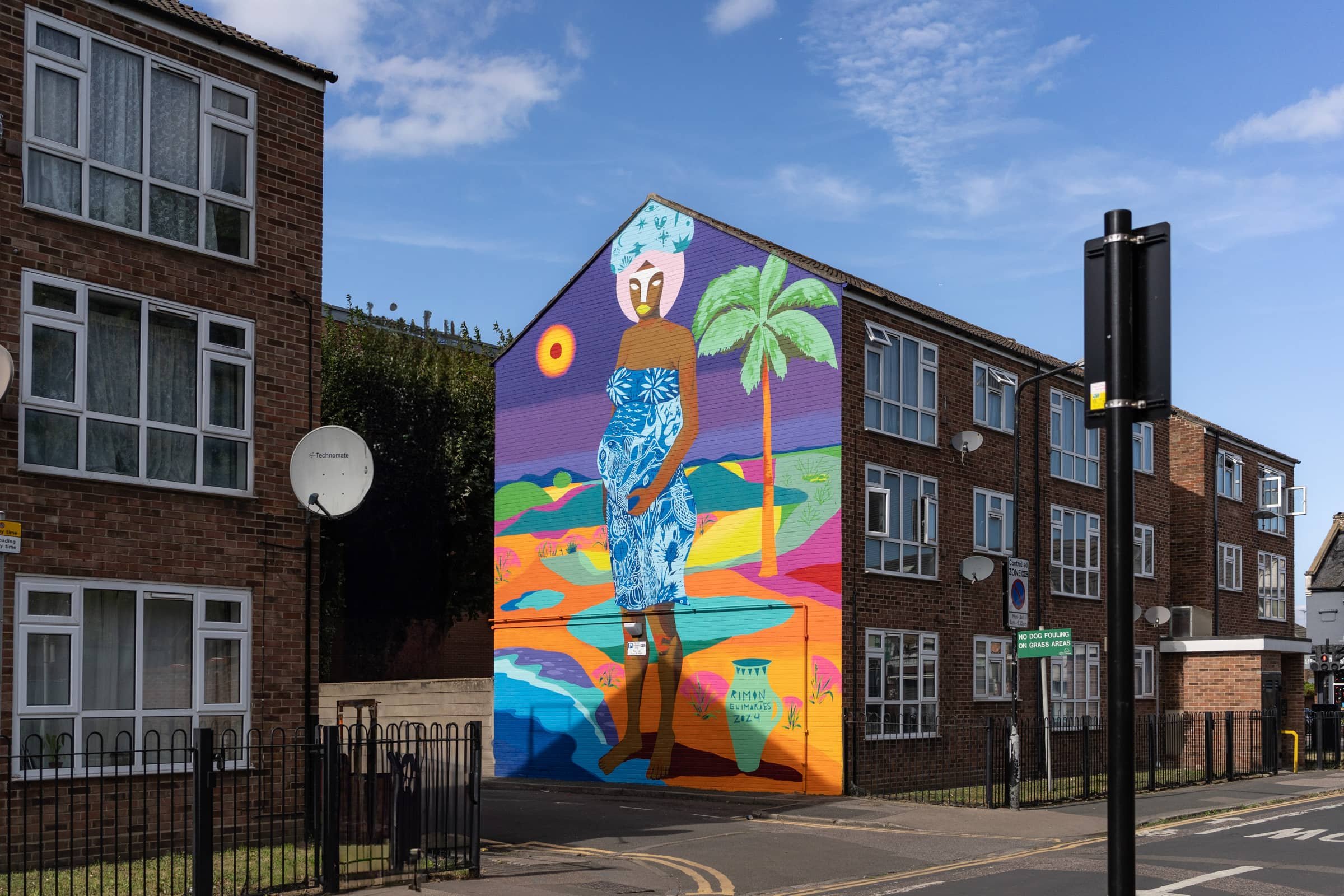 AT059_rimon-guimaraes_london-mural-festival-16.jpg