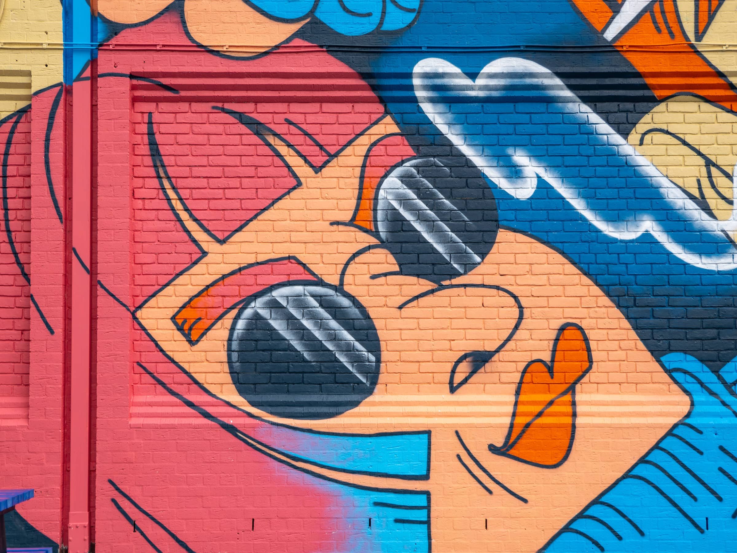 AT016_tea-jurisic_london-mural-festival-28.jpg
