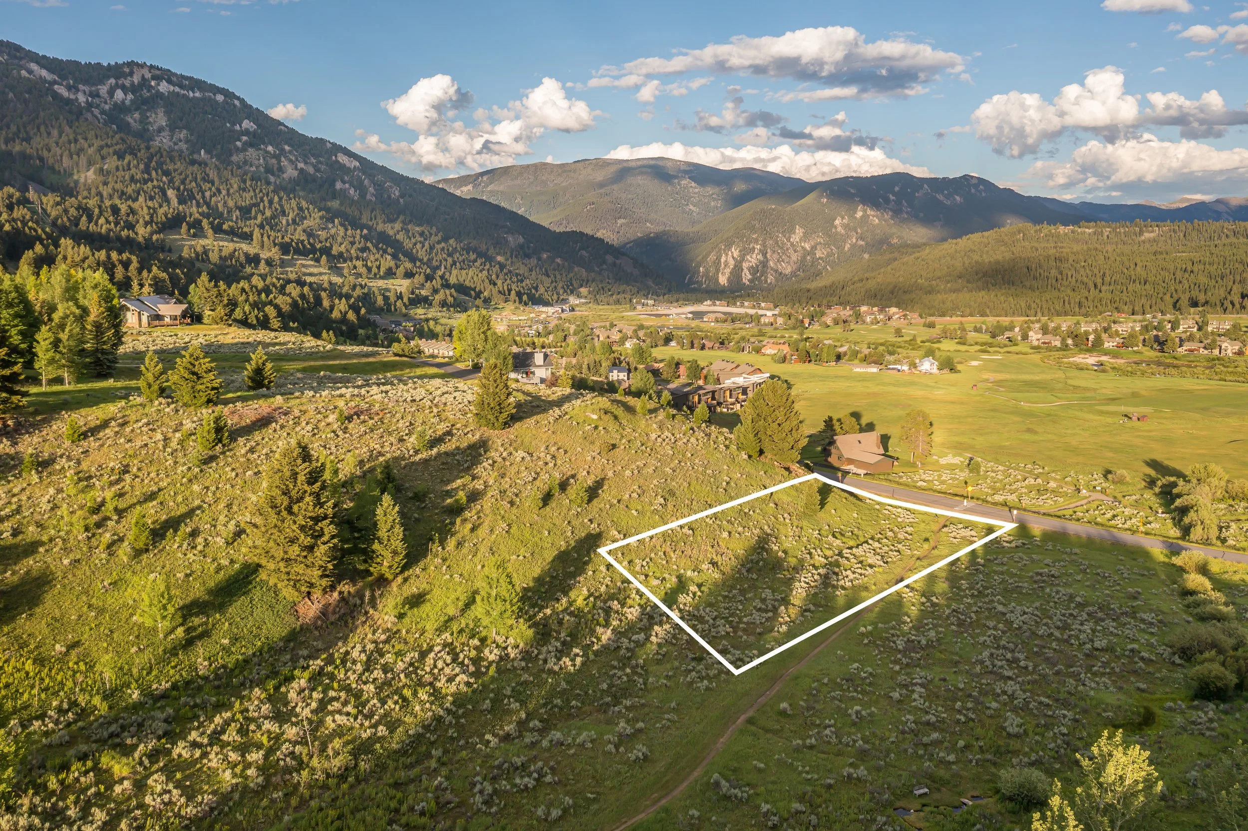 0.275-ACRE PLOT $495,000