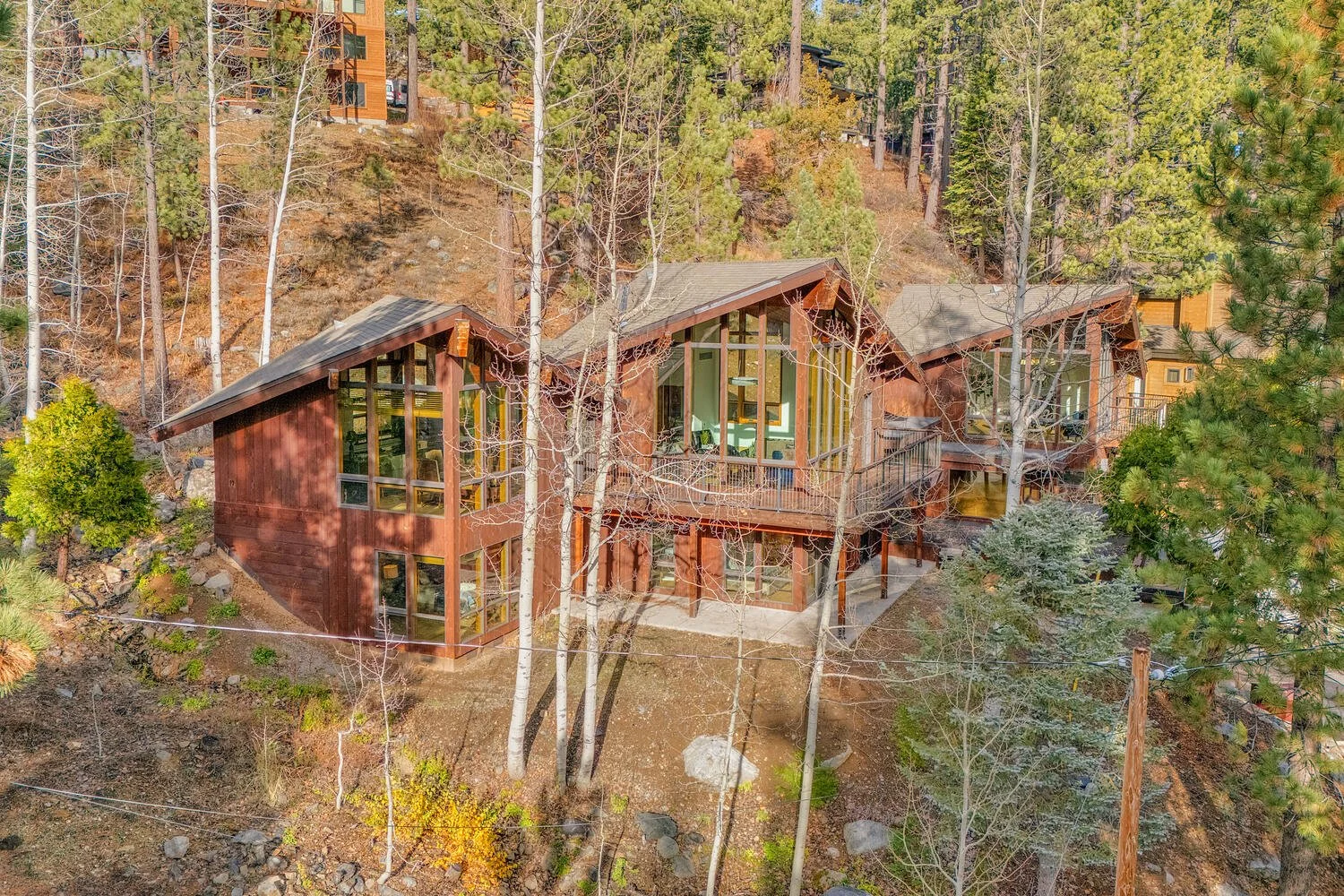 1620_lanny_ln_olympic_valley-large-004-024-front_exterior_drone-1500x1000-72dpi.jpg