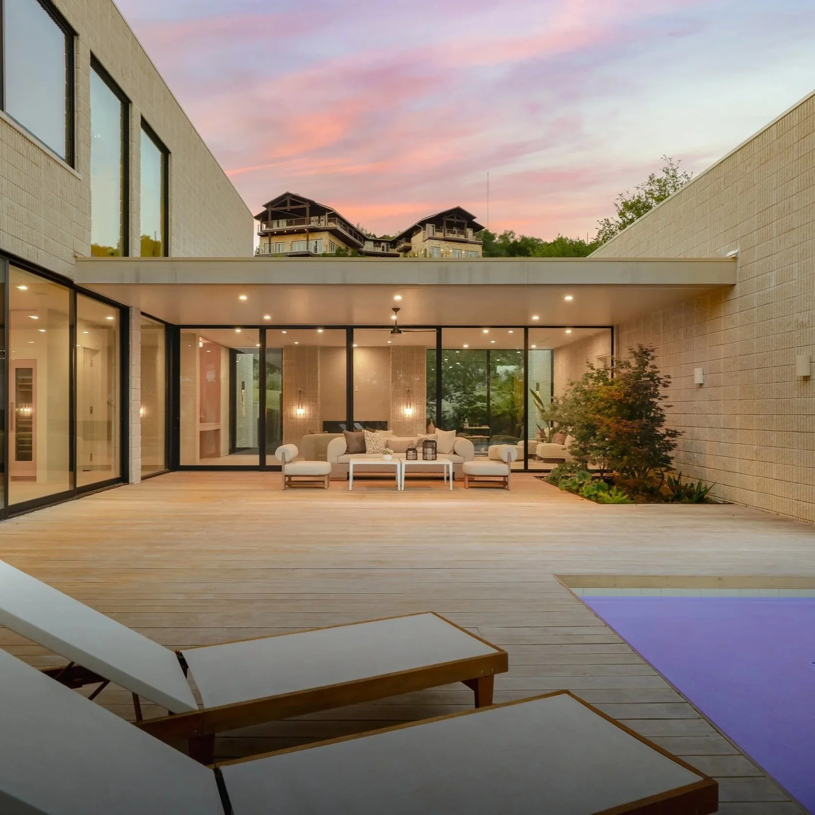 4 BEDS | 4 BATHS | 4,102 SQ. FT. $5,700,000