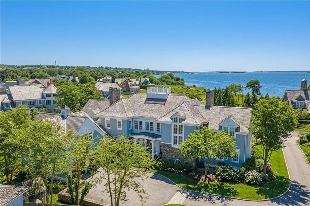 5 BEDS | 8 BATHS | 7,215 SQ. FT. | $5,699,000