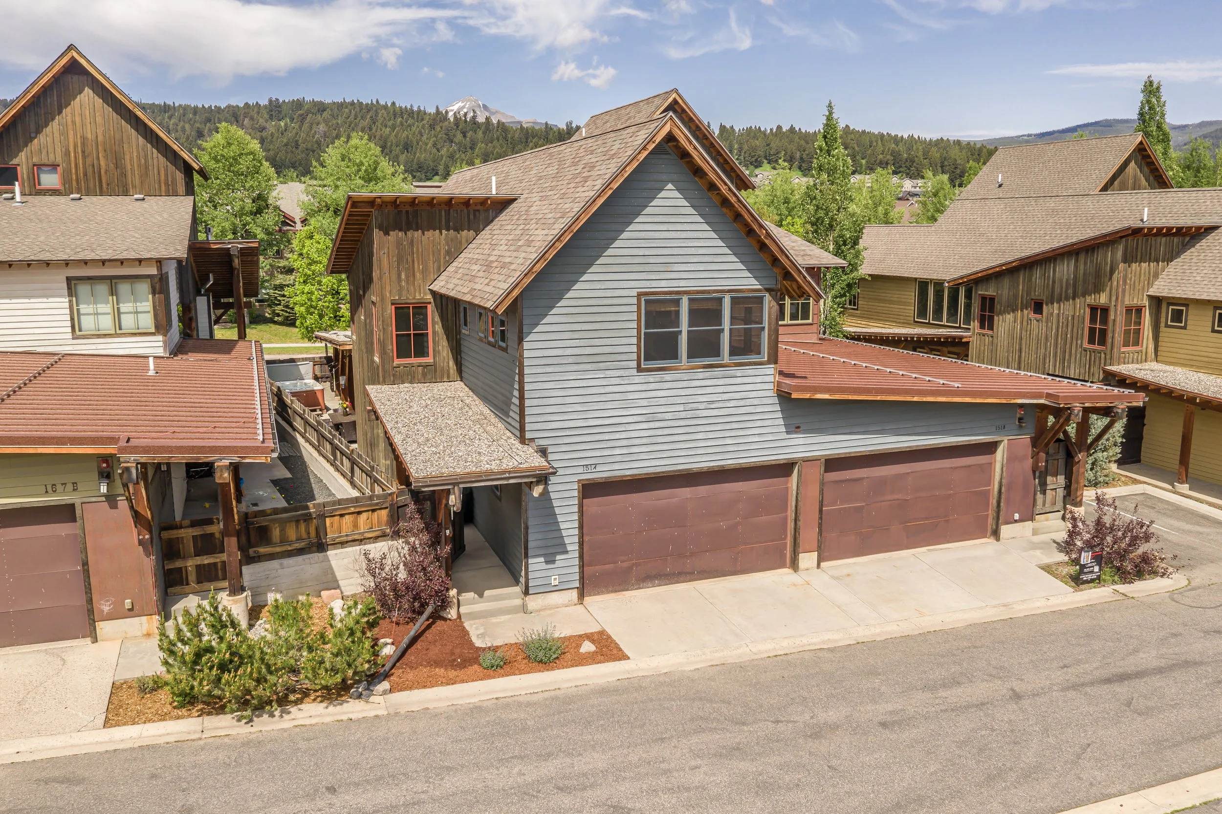 4 BEDS | 3.5 BATHS | 2,549 SQ. FT. $1,999,999