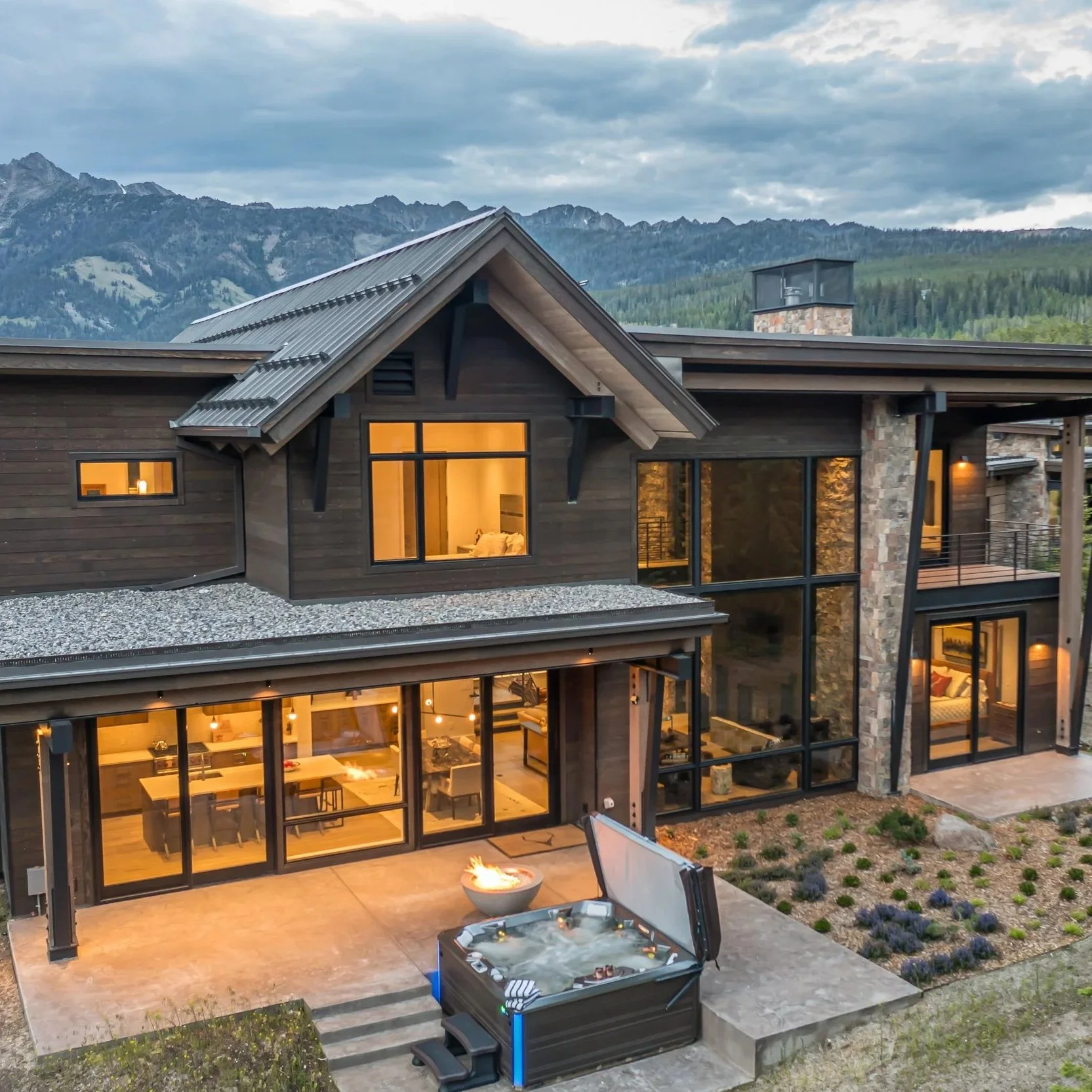 4 BEDS | 5 BATHS | 3,407 SQ. FT. $8,999,900