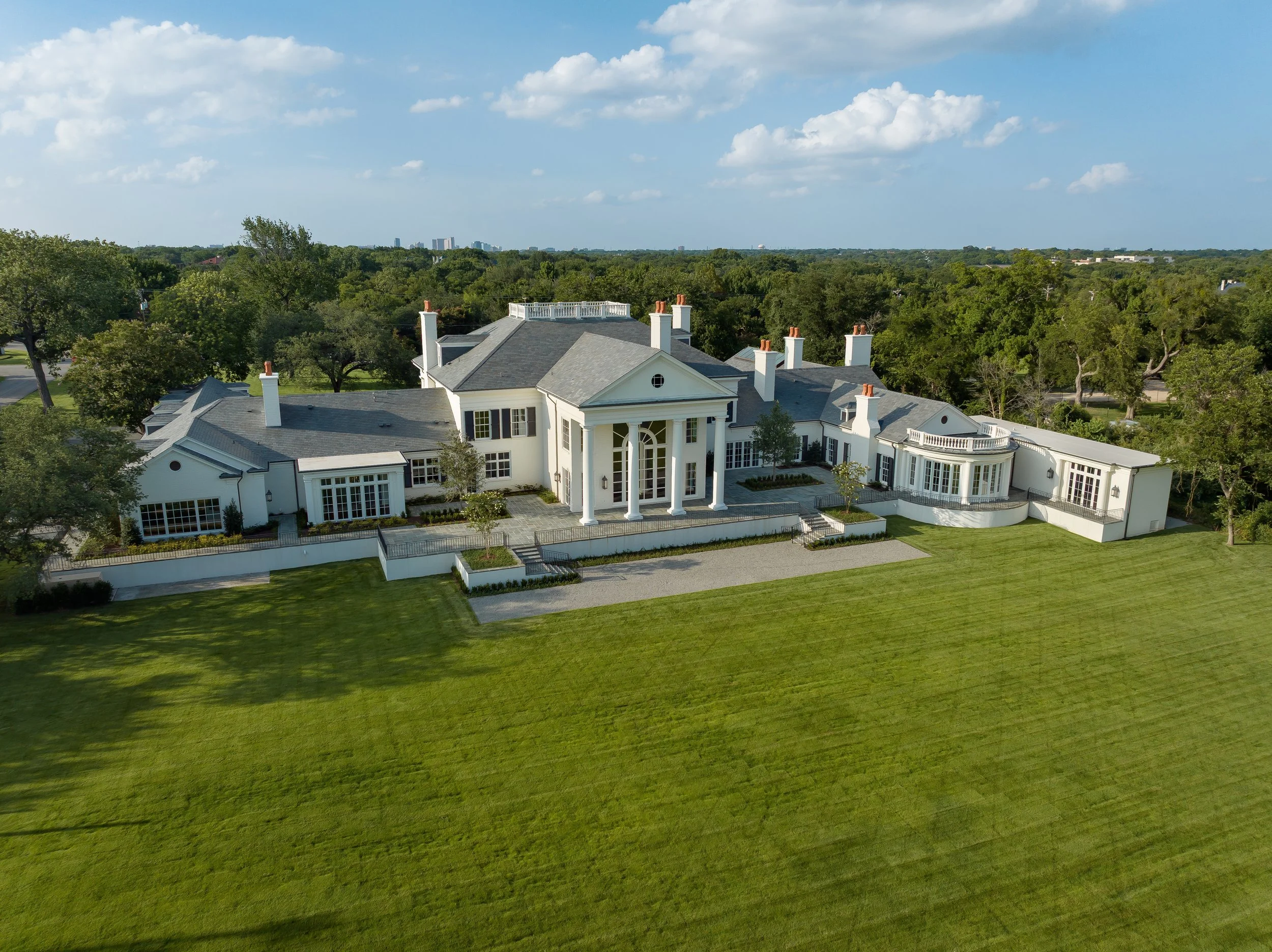 4 BEDS | 9 BATHS | 20,928 SQ. FT | $27,000,000