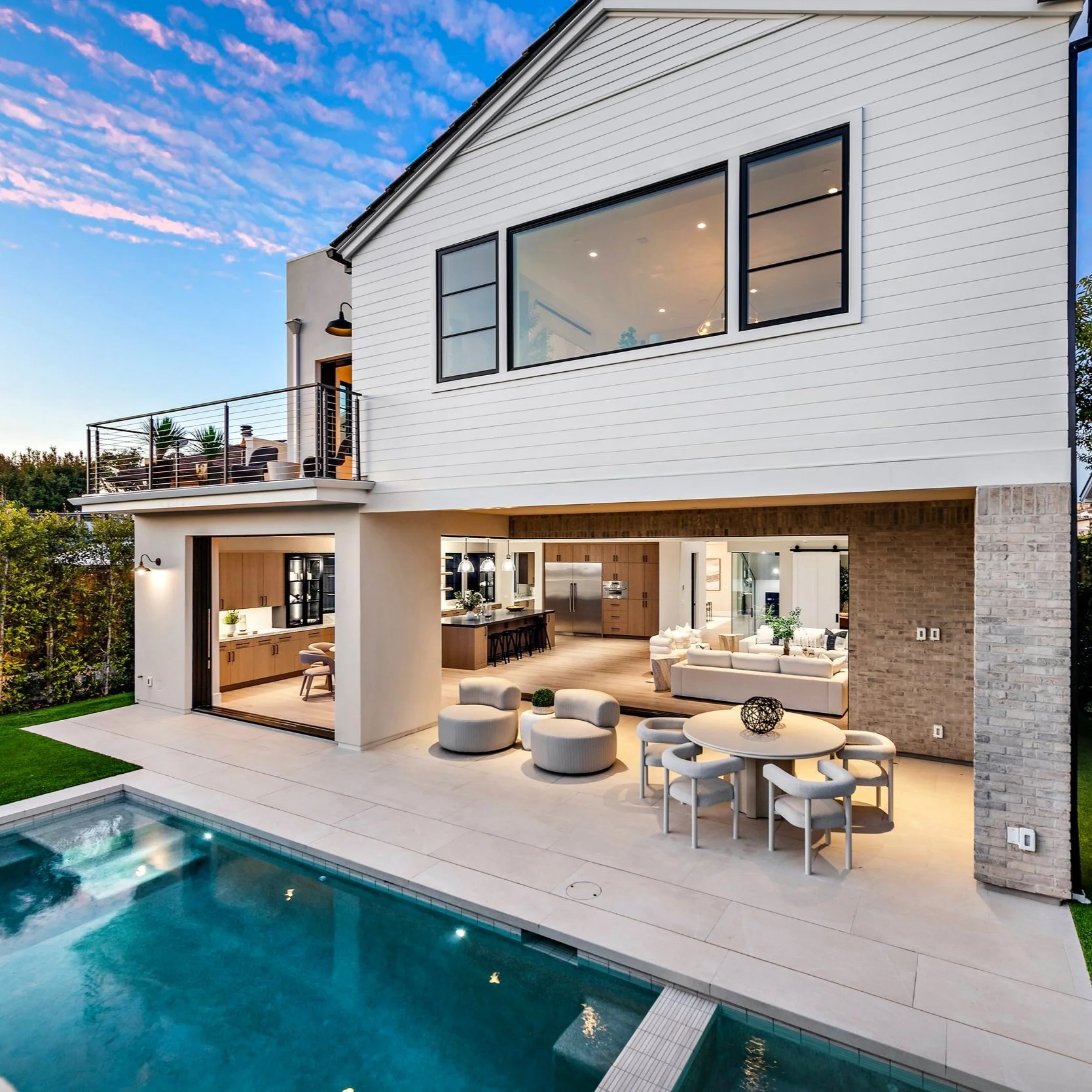 6 BEDS | 7 BATHS | 6,087 SQ. FT. $11,995,000