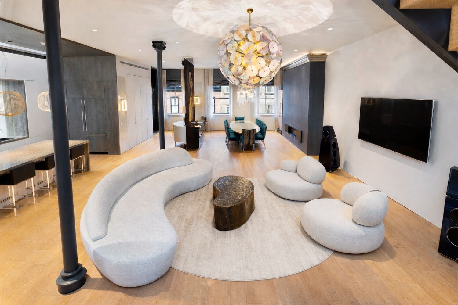 4 BEDS | 4.5 BATHS | 4,350 SQ. FT. | $18,995,000