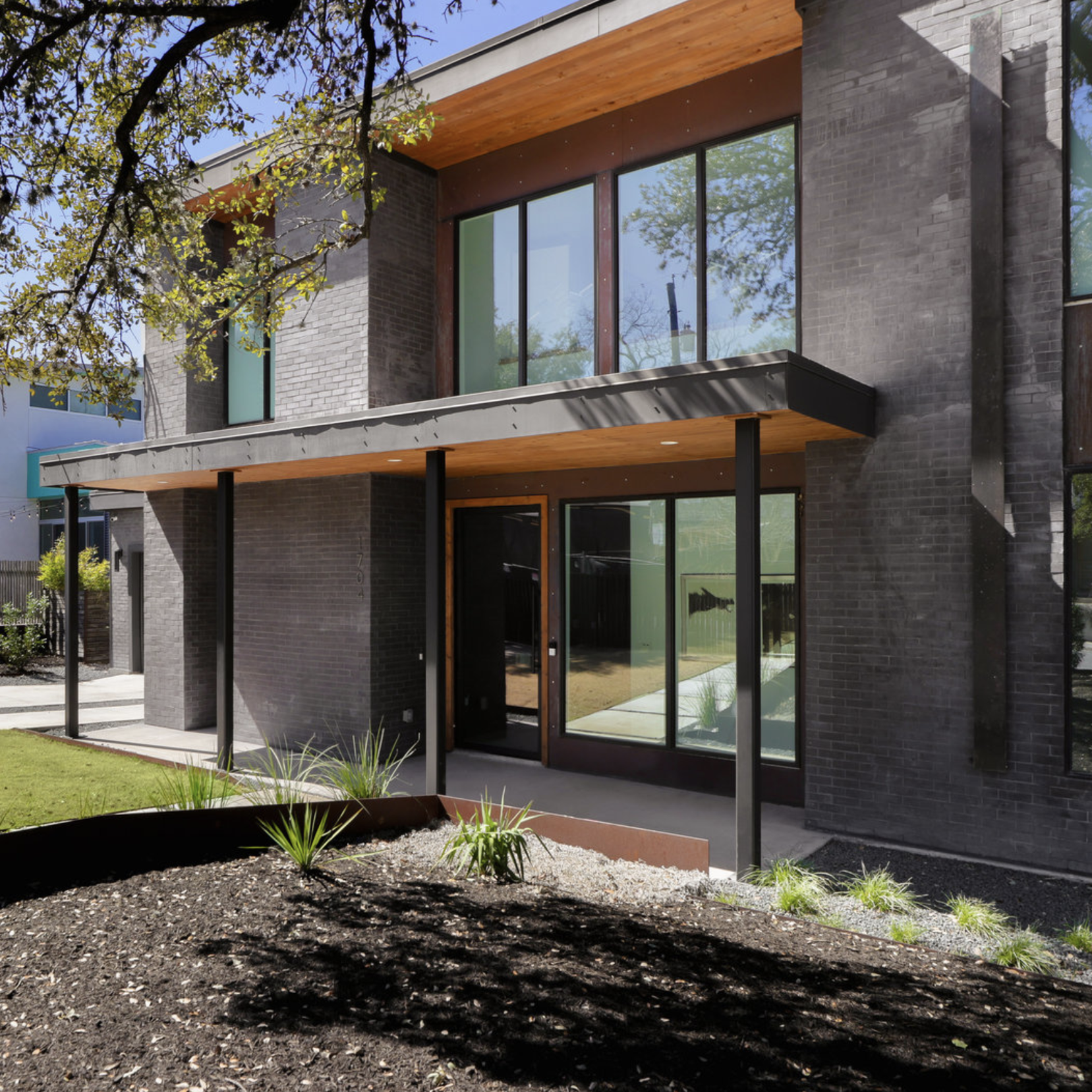 5 BEDS | 4.5 BATHS | 4,020 SQ. FT. $3,999,999