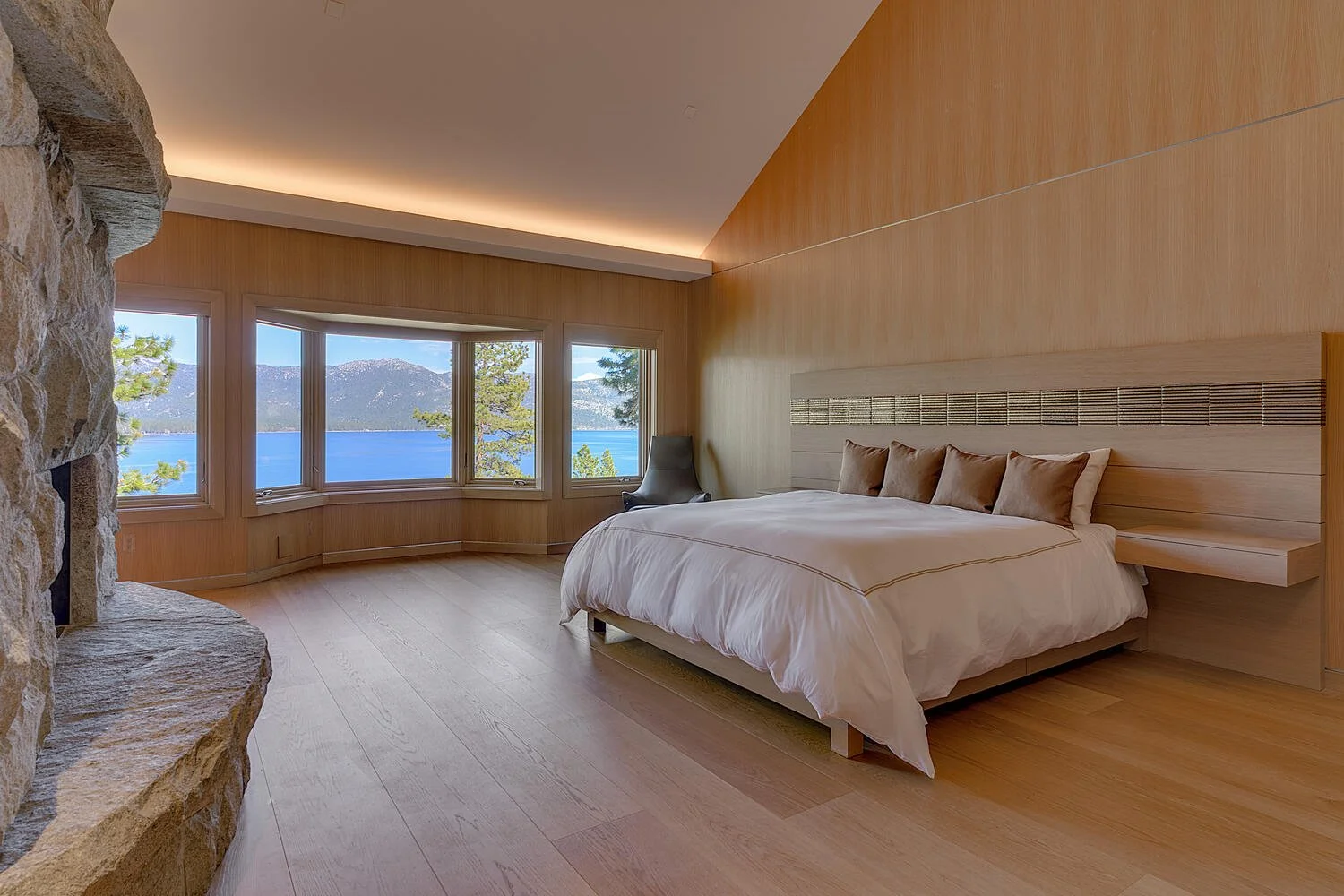 120_nv28_crystal_bay_nv_89402-large-069-066-primary_bedroom_en_suite-1500x1000-72dpi.jpg