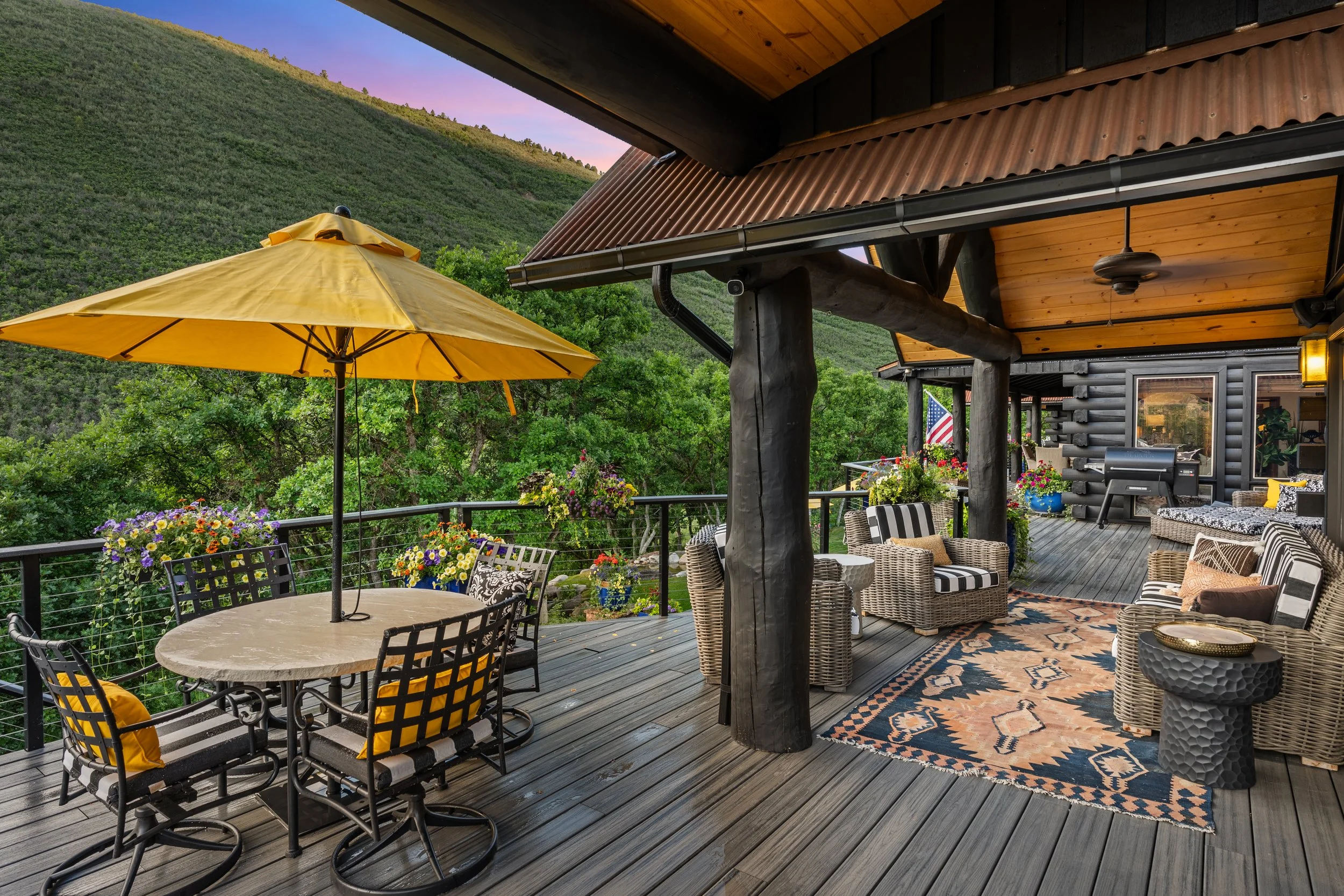 30-Covered patio.jpg