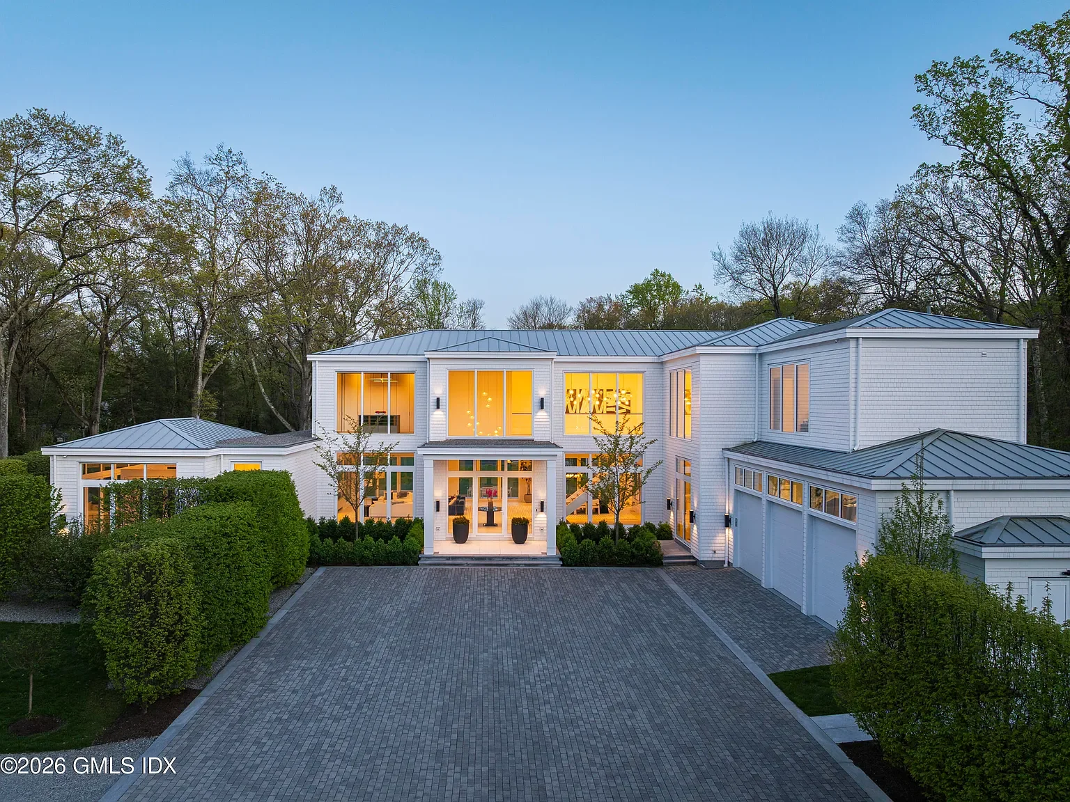 8 BEDS | 12 BATHS | 14,071 SQ. FT.  $21,000,000