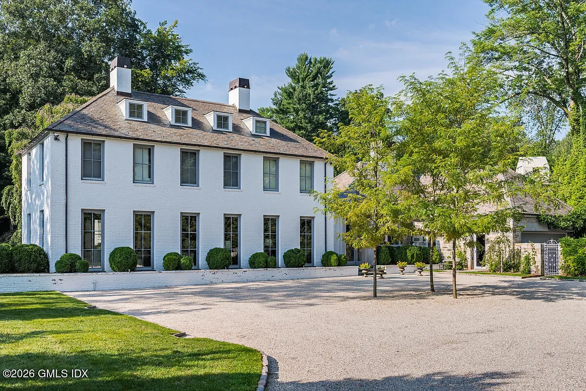 6 BEDS | 10 BATHS | 6,799 SQ. FT. |  $7,395,000